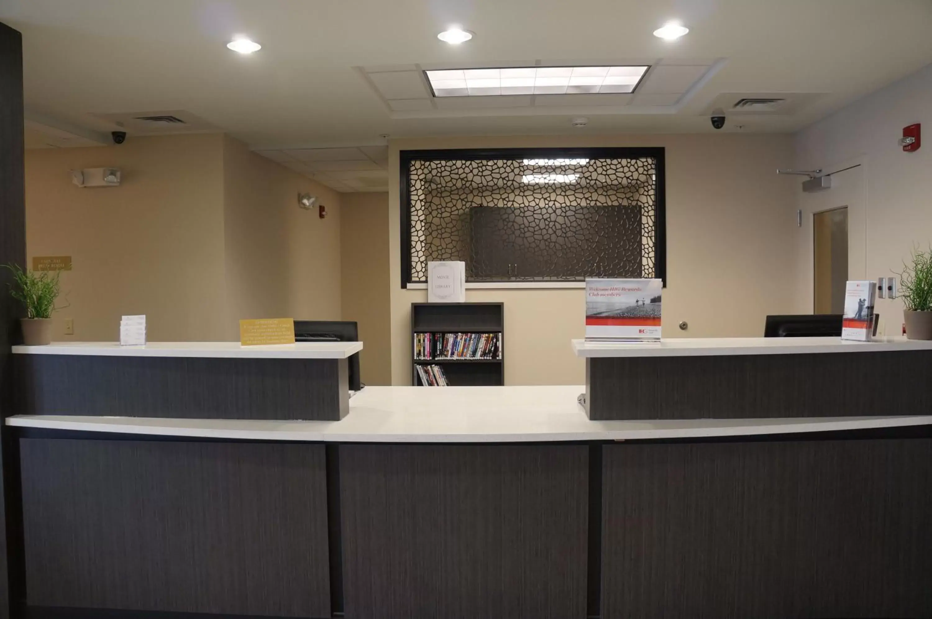 Property building, Lobby/Reception in Candlewood Suites Harrisburg-Hershey, an IHG Hotel