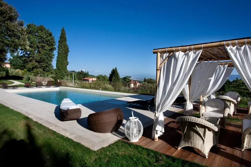 Property building, Swimming Pool in Villa Giorgia Albergo in Collina