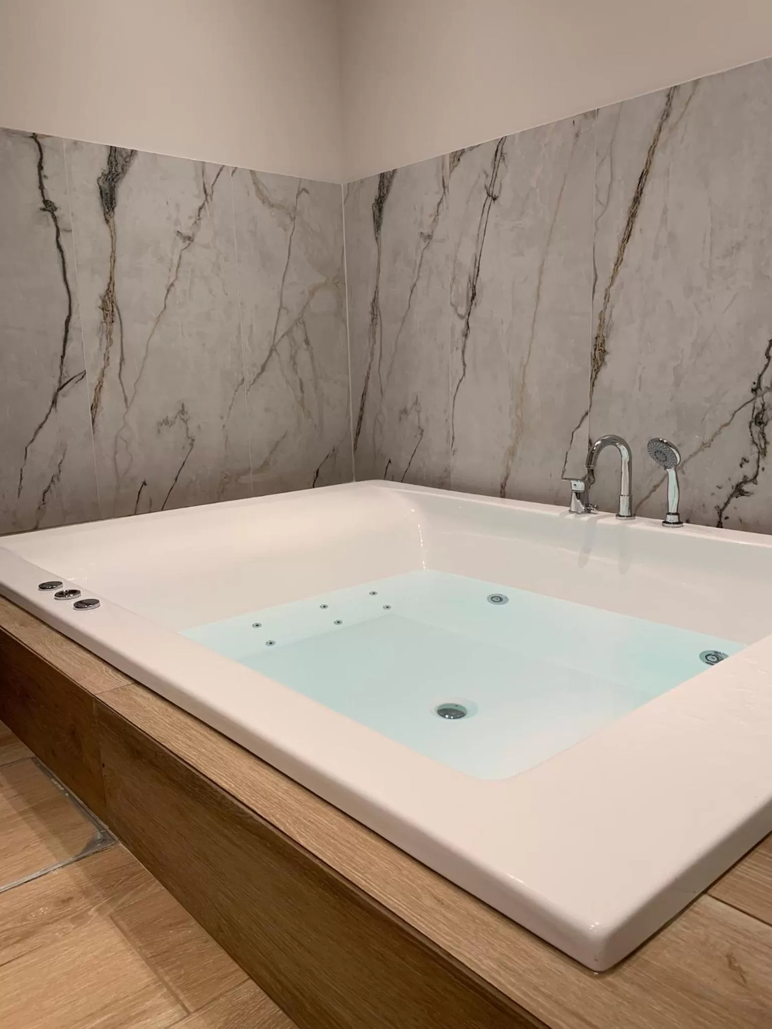 Hot Tub in Belle Athenes - Luxury Rooms at Monastiraki Railway Station