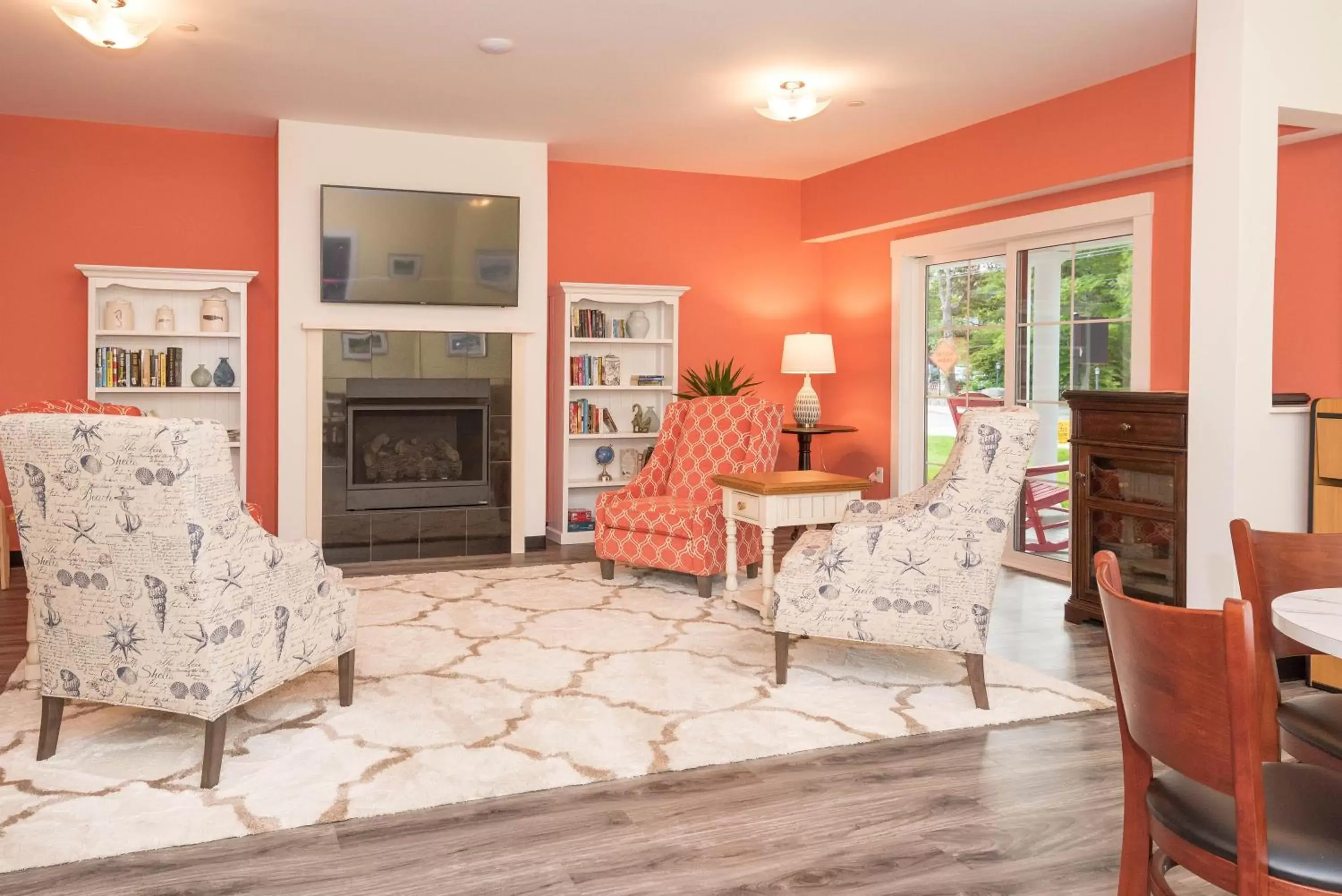 Communal lounge/ TV room, Seating Area in The Inn on Mount Desert