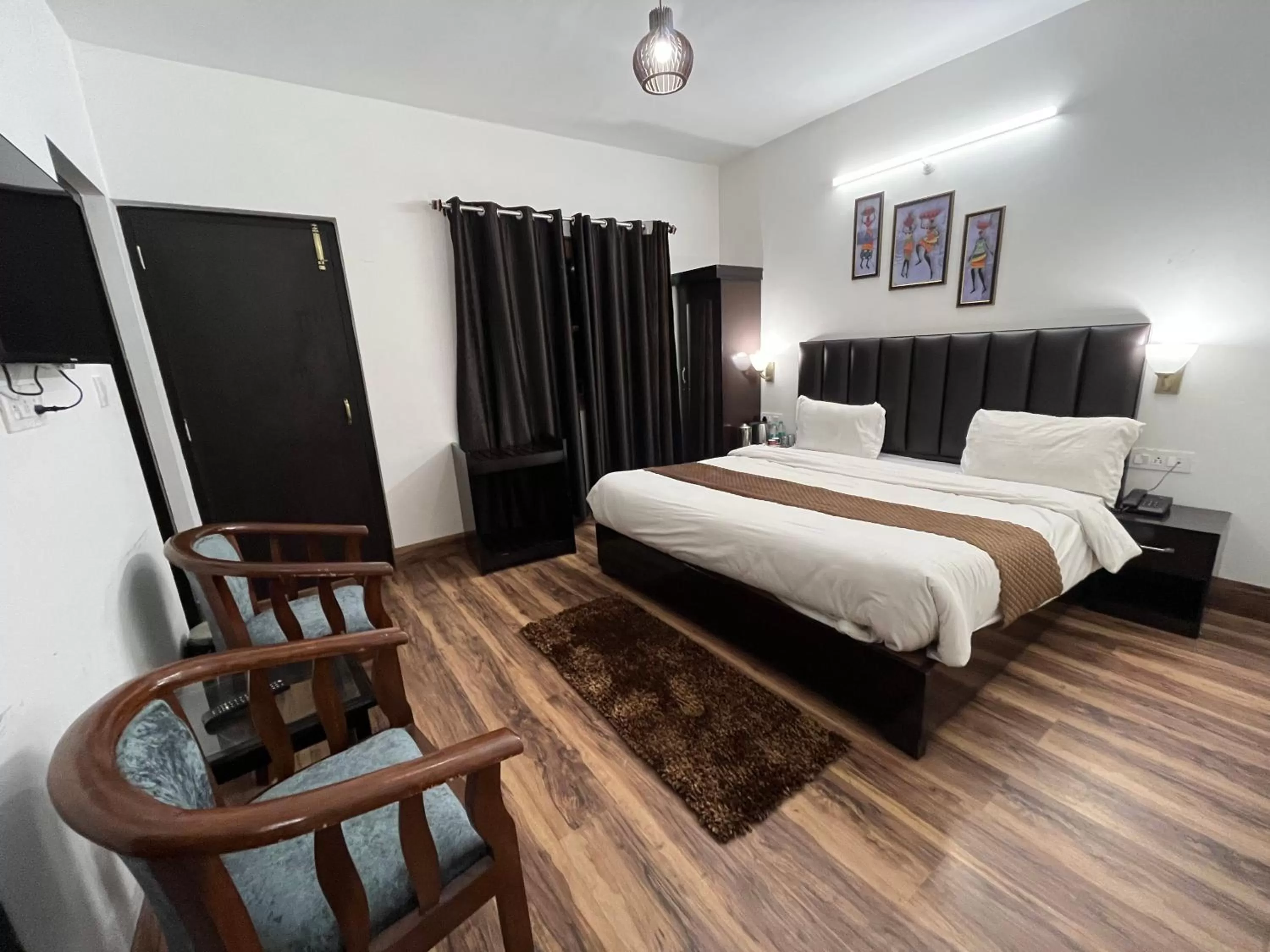 Bed in Cedar Woods Resort