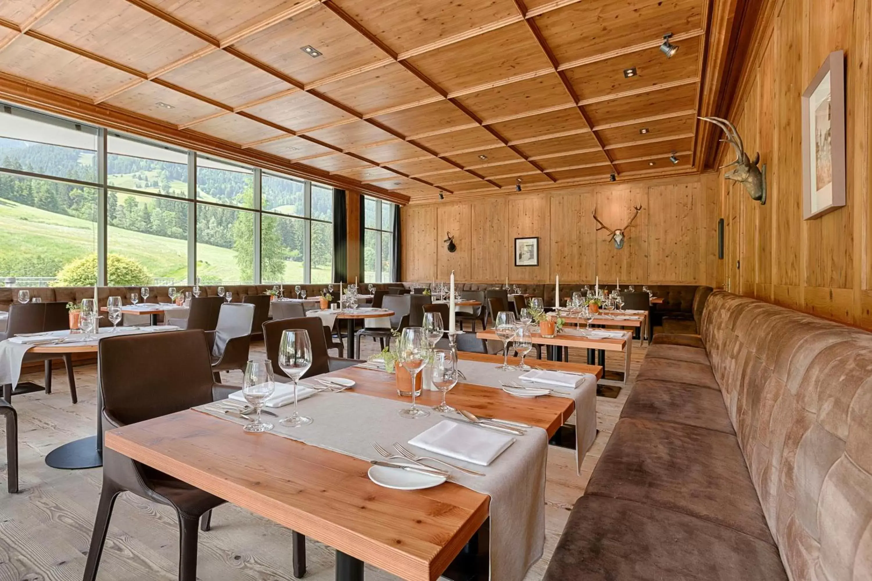 Restaurant/Places to Eat in Kempinski Hotel Das Tirol