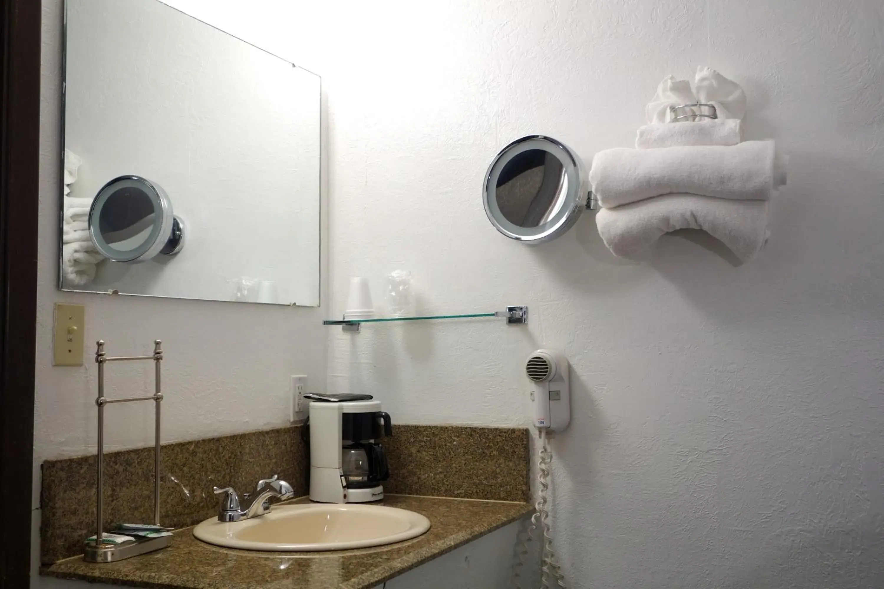 Bathroom in Cabana Inn - Boise