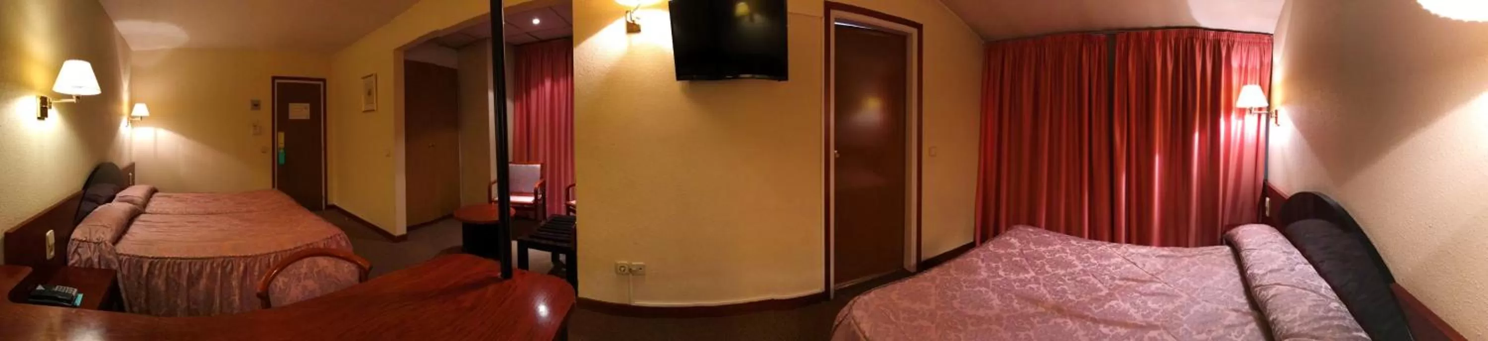 Bed in Hotel Roc Del Castell