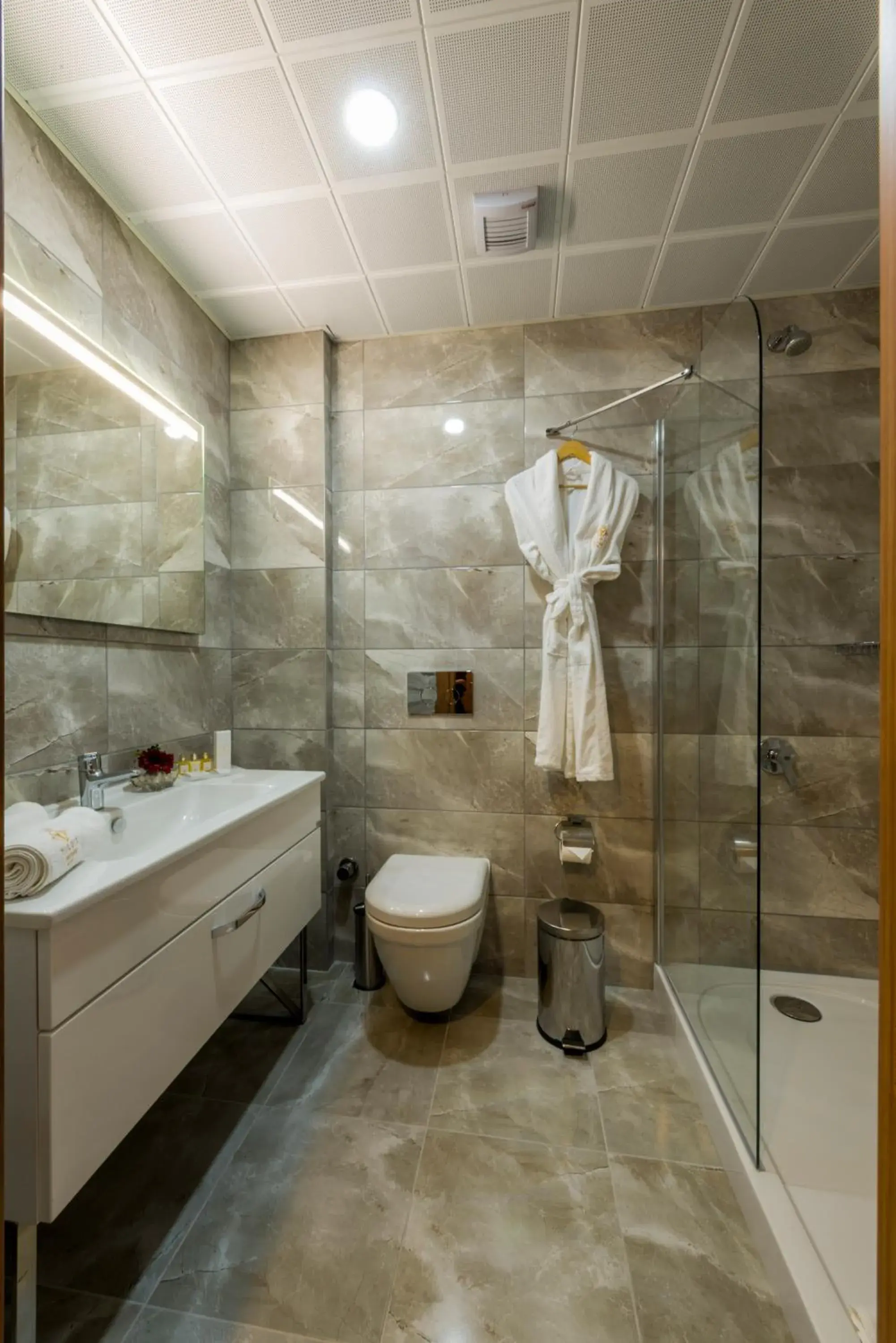 Shower, Bathroom in Yildiz Life Hotel