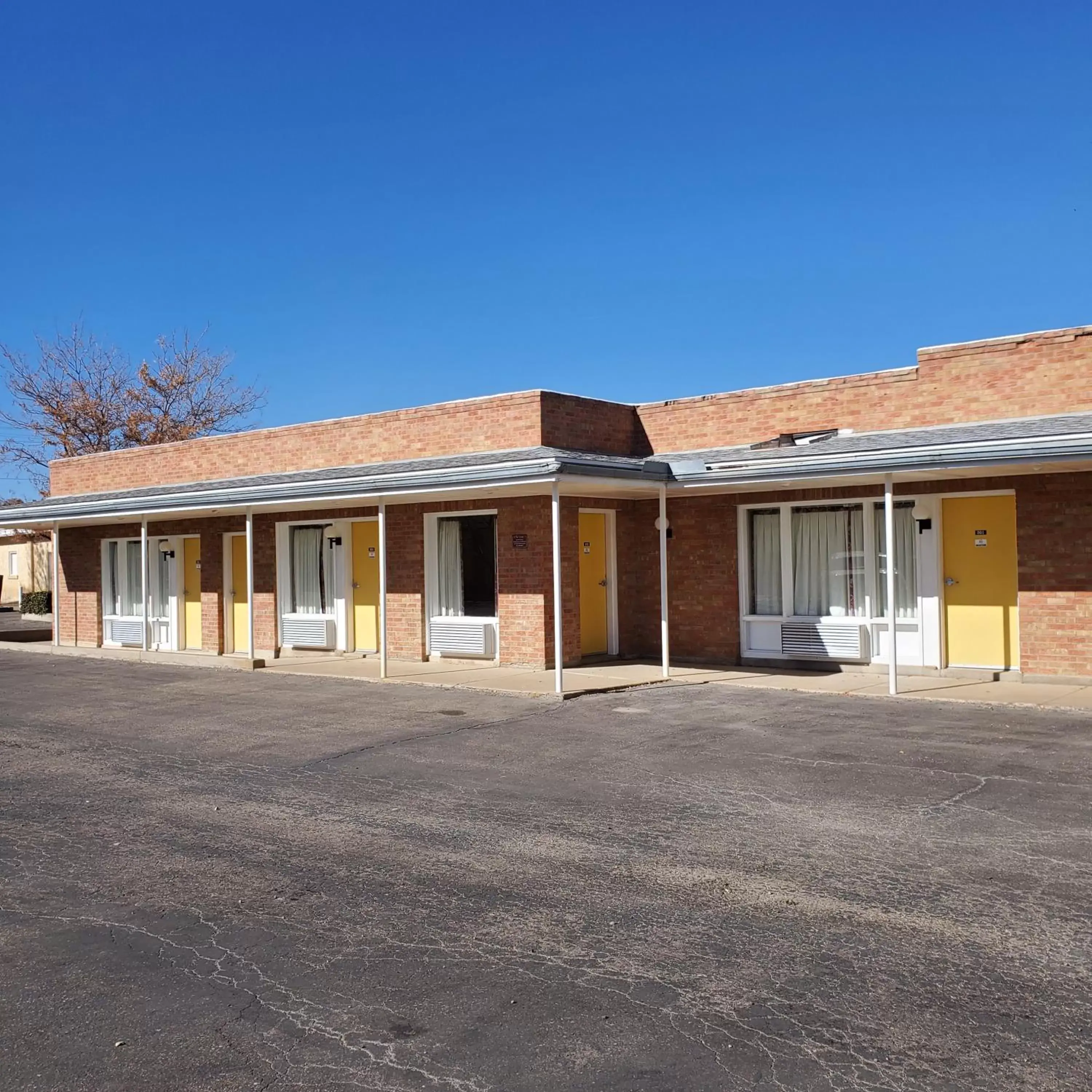 Property Building in Robin Hood Motel