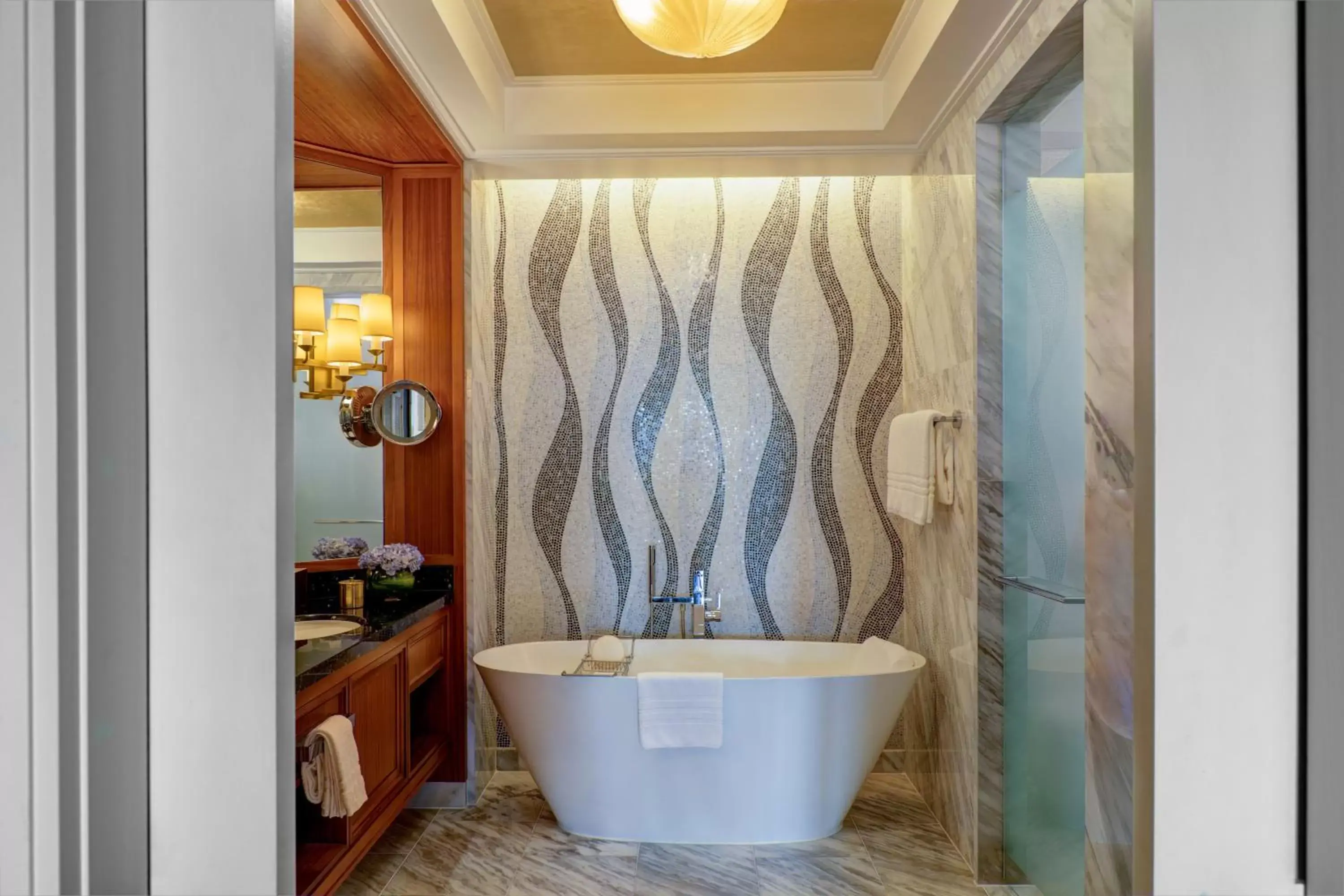 Bath, Bathroom in Four Seasons Resort Dubai at Jumeirah Beach