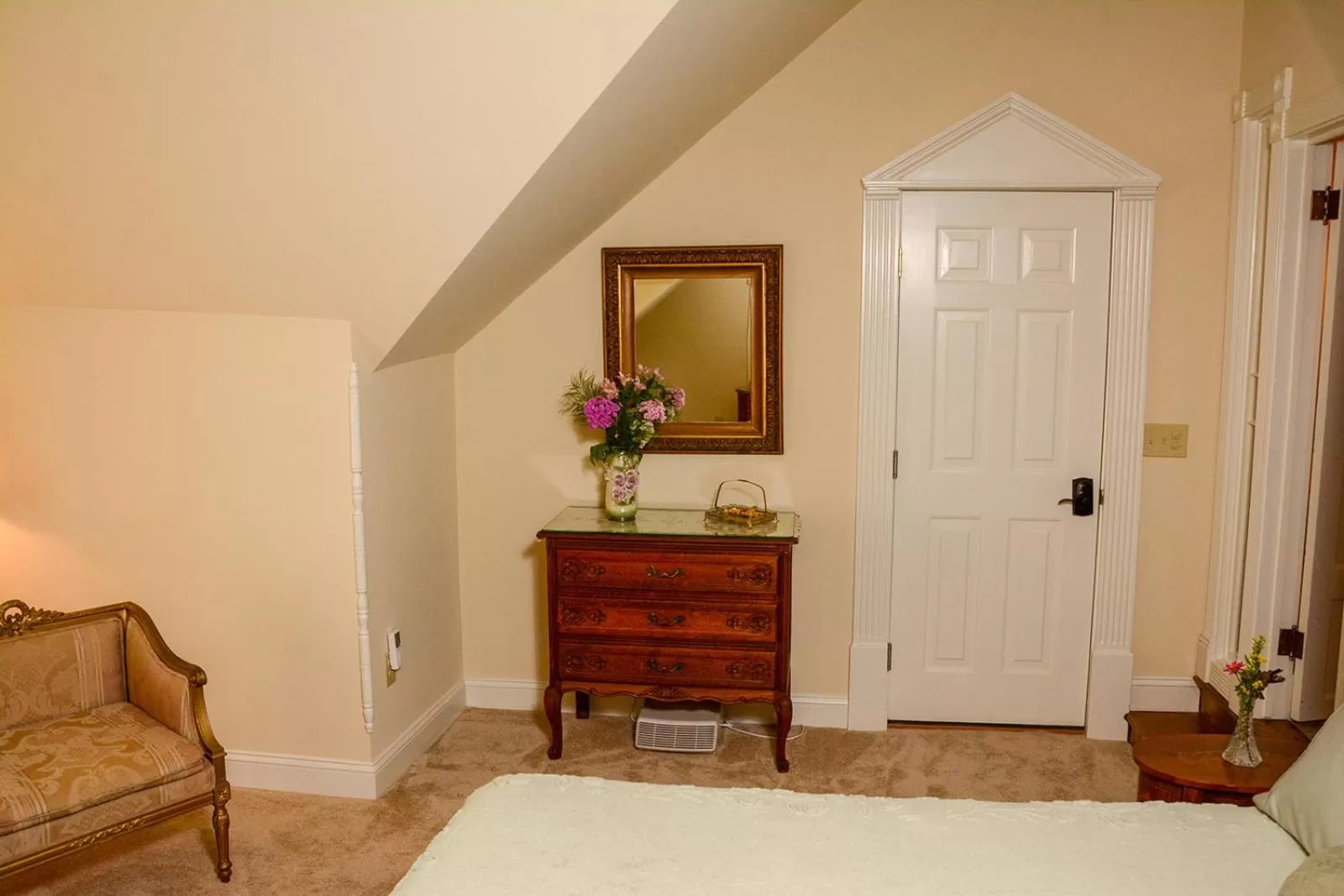 TV/Entertainment Center in The Towers Bed & Breakfast