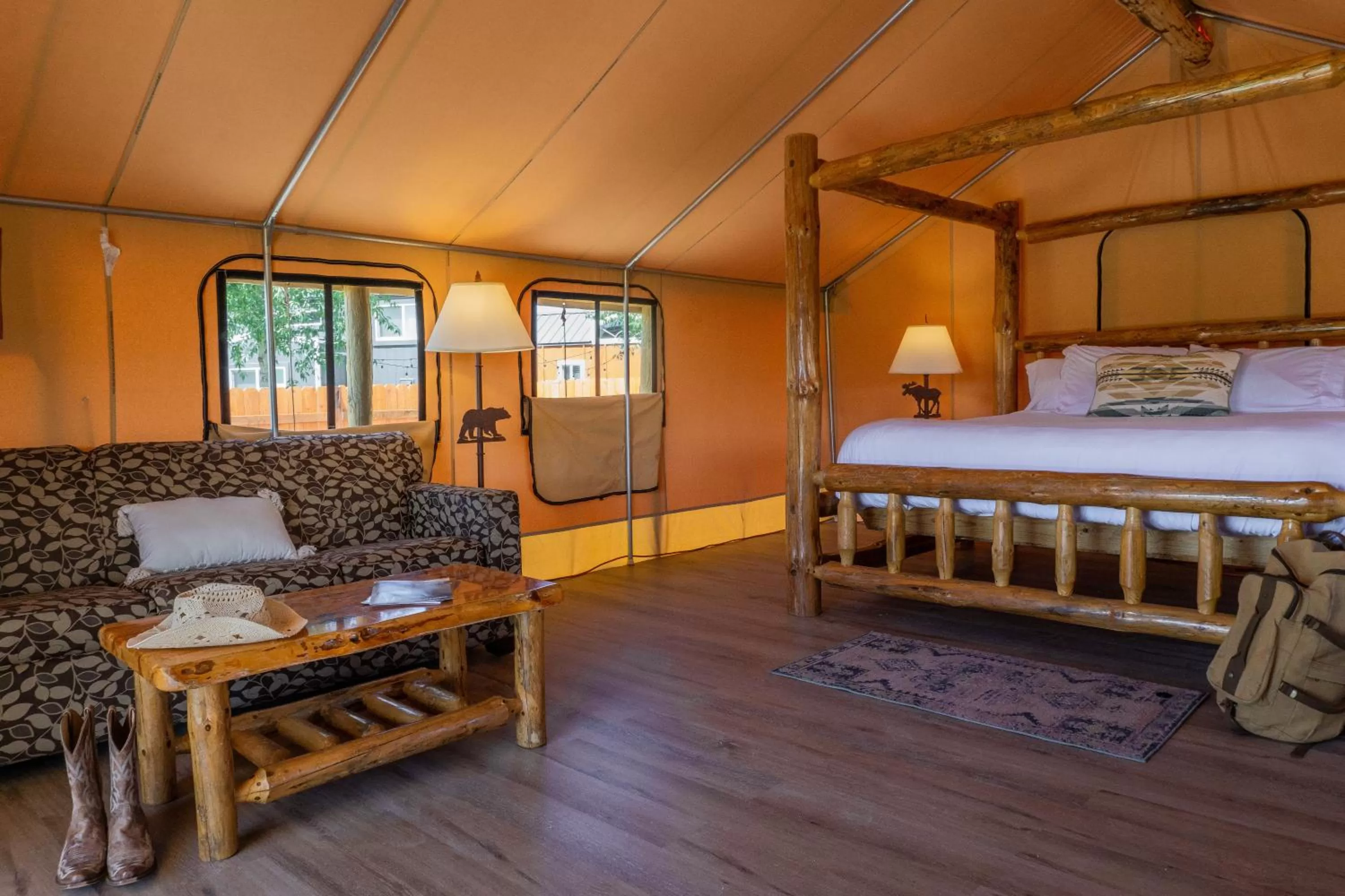 Photo of the whole room, Bed in Teton Peaks Resort