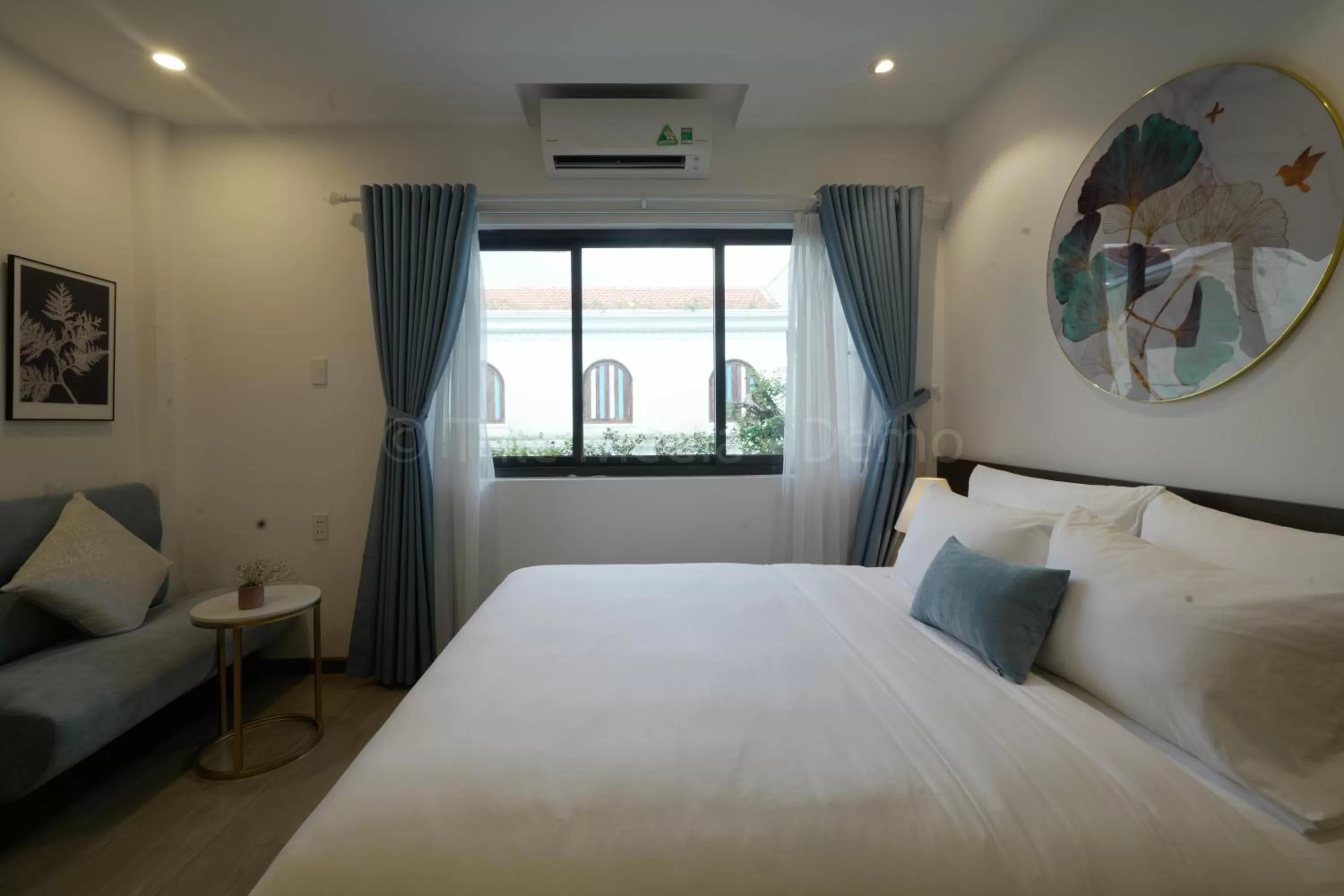 Bed in Lion King Hotel