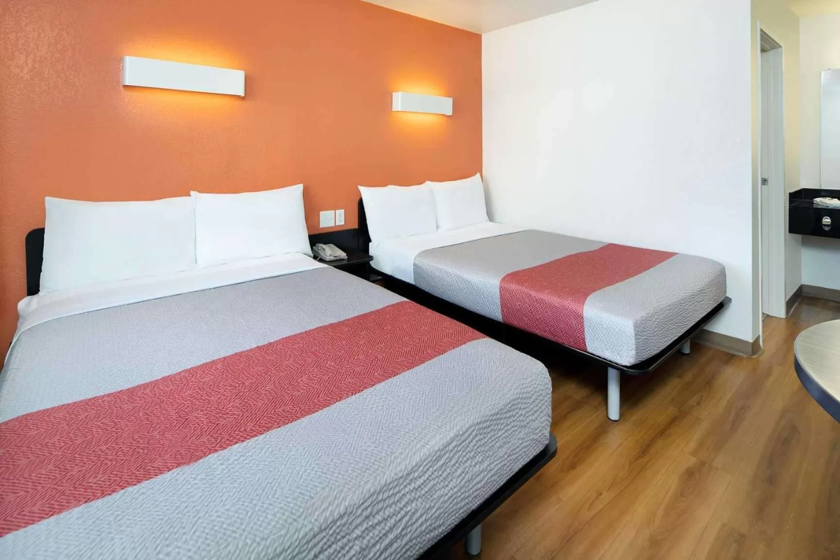 Bedroom, Bed in Motel 6-Arcadia, CA - Los Angeles - Pasadena Area