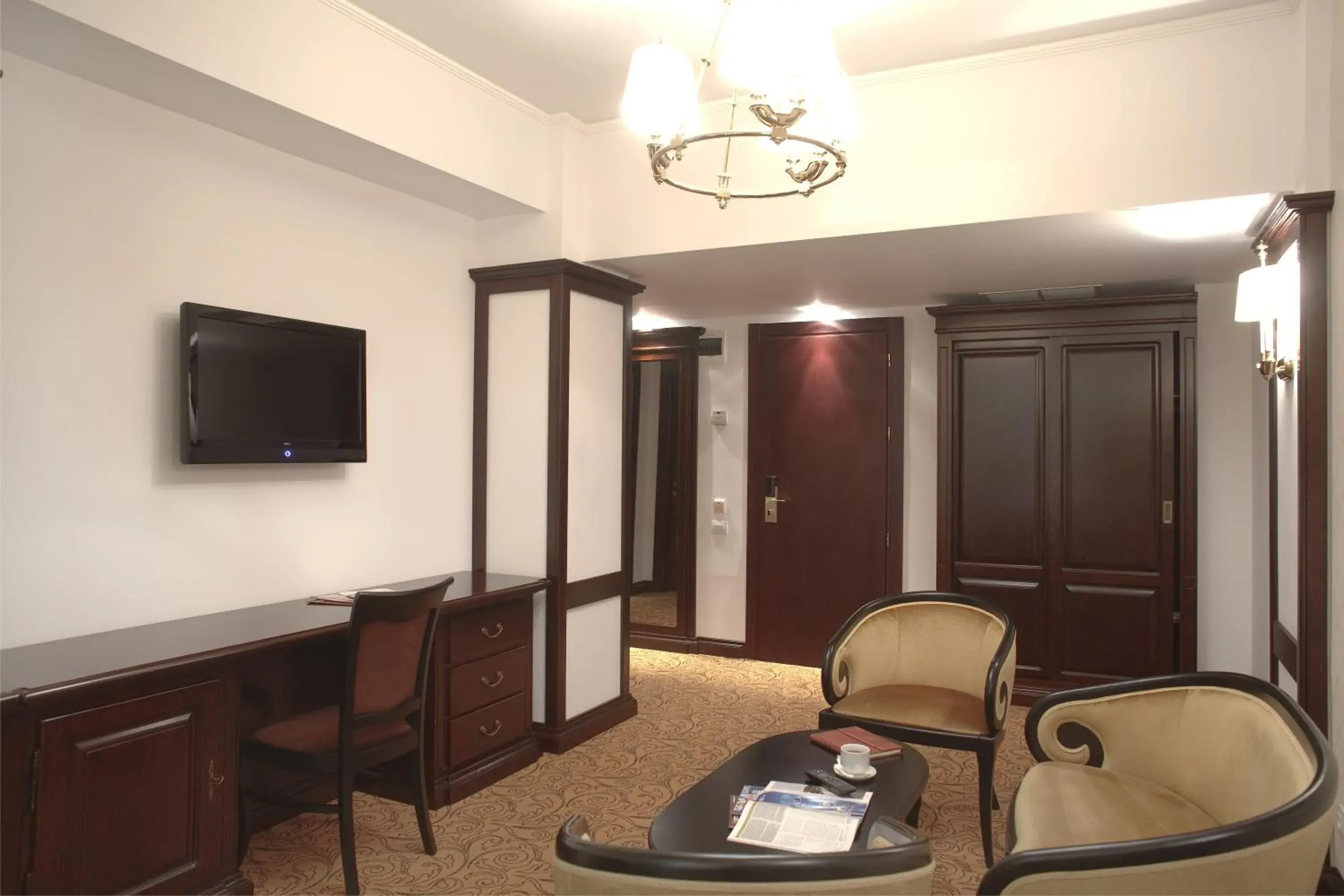 TV and multimedia, TV/Entertainment Center in Hotel Bellaria