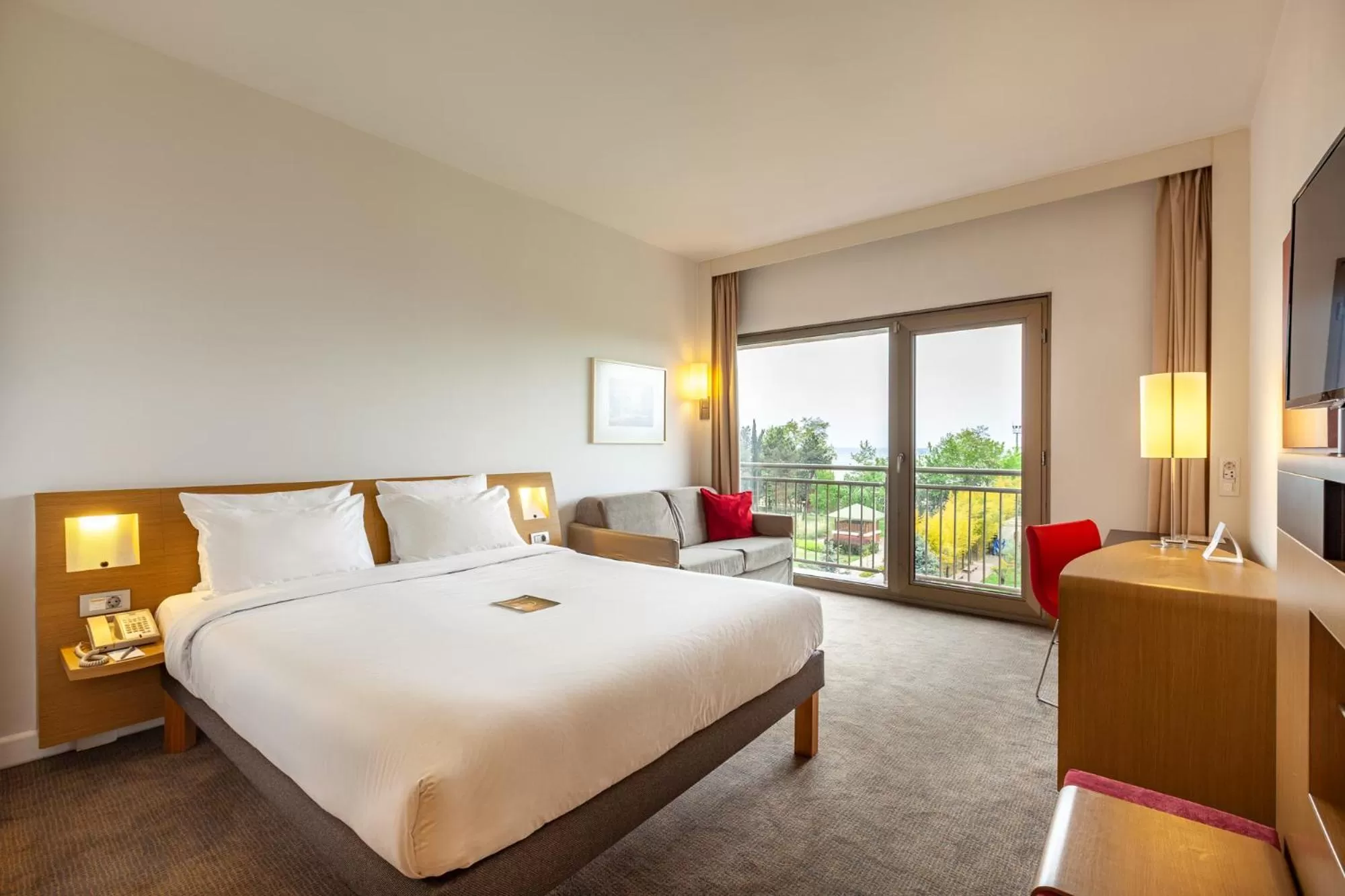 Photo of the whole room, Bed in Novotel Trabzon