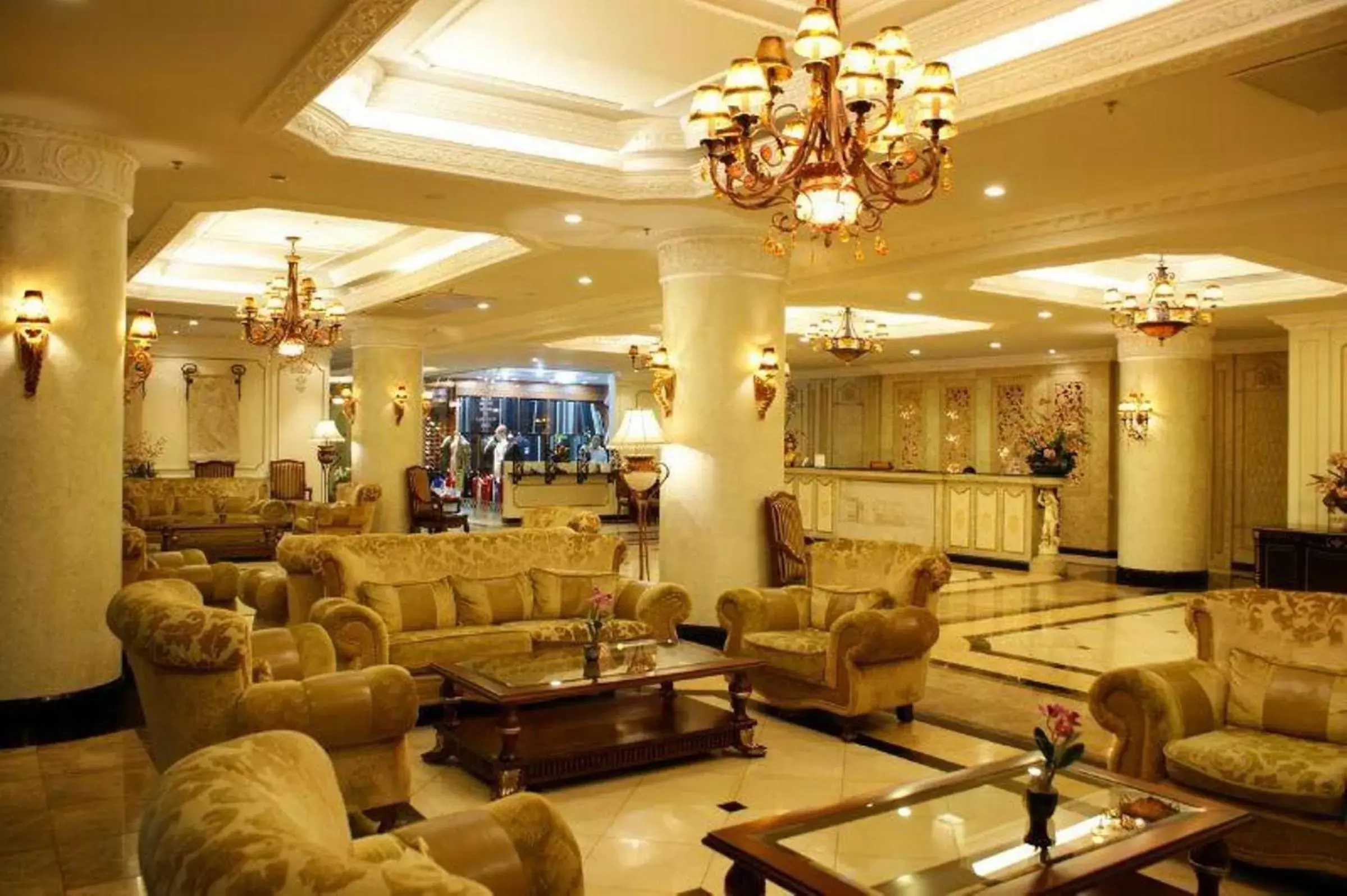 Lobby or reception, Lounge/Bar in LK Metropole