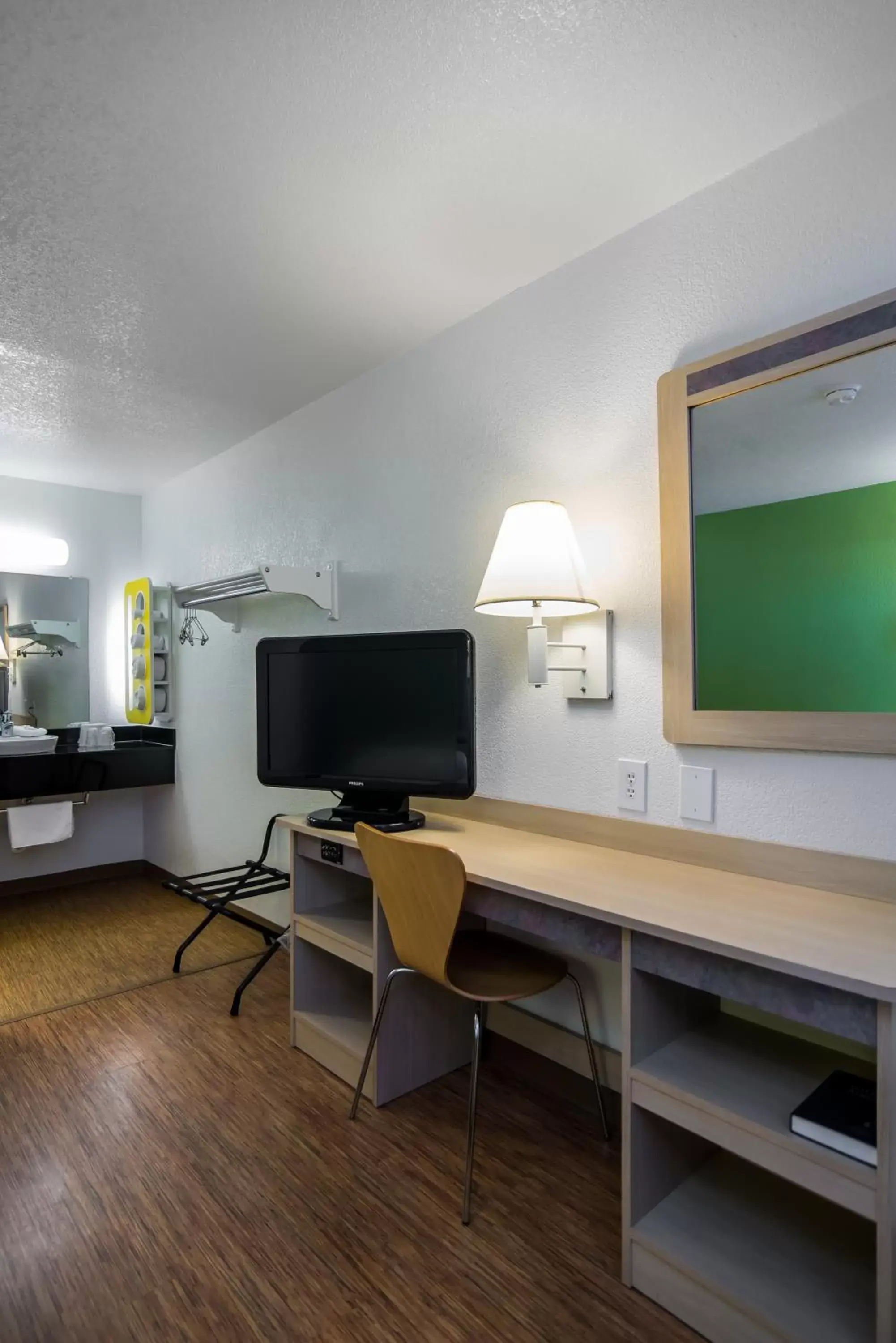 TV and multimedia, TV/Entertainment Center in Motel 6-Bellmead, TX - Waco