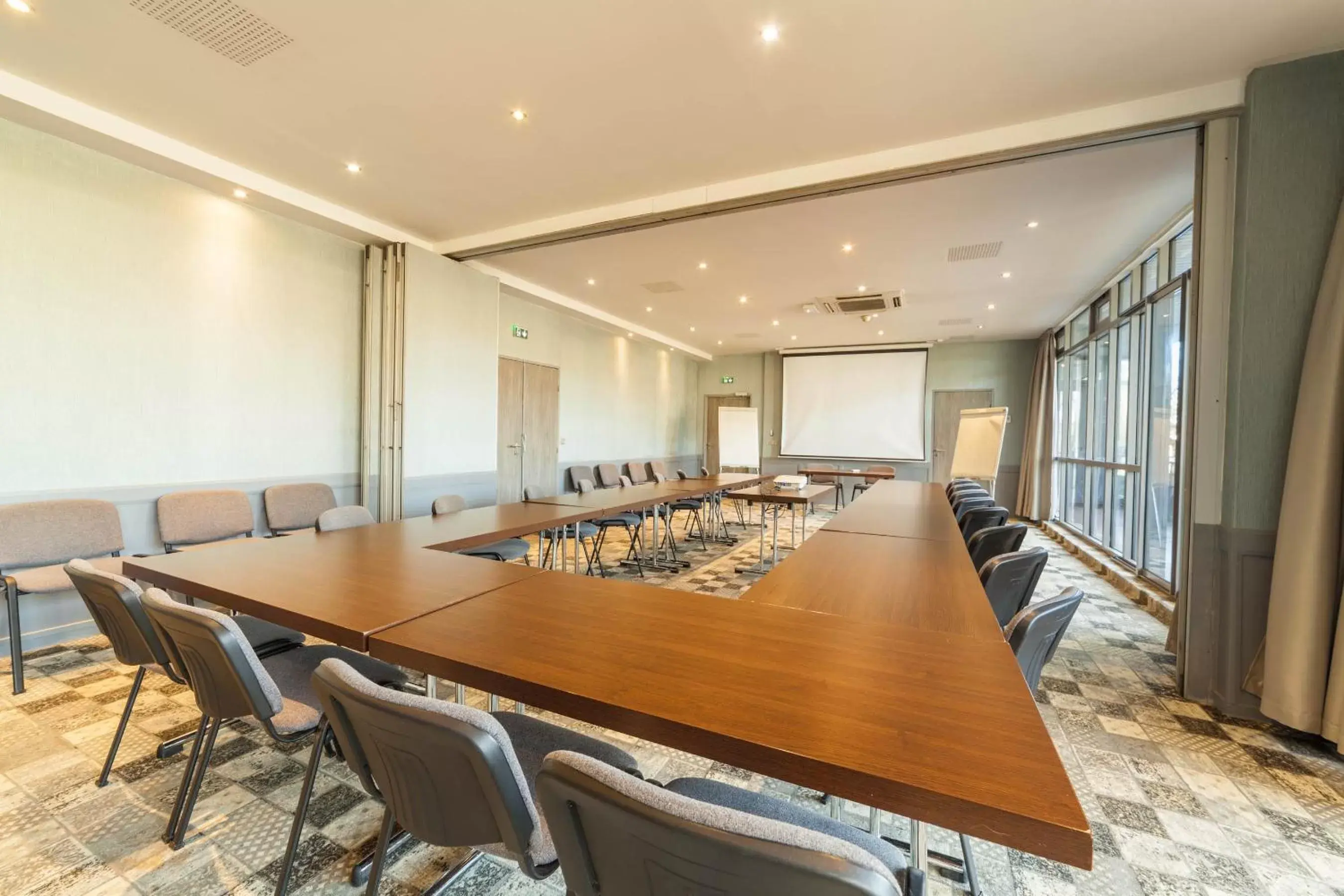 Meeting/conference room in Best Western Plus Evreux Palais Des Congrès