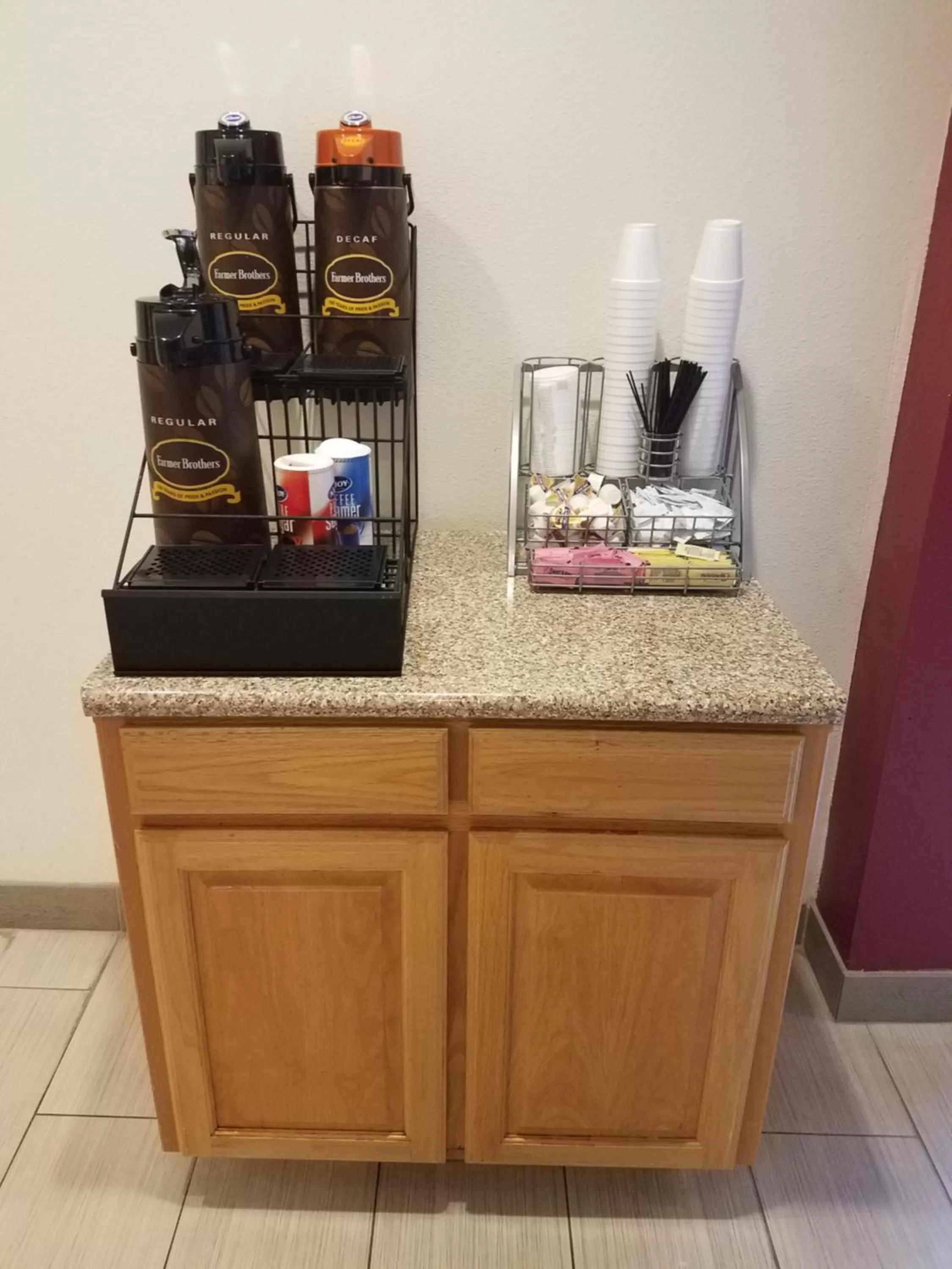 Coffee/tea facilities in Super 8 by Wyndham Garland Rowlett East Dallas Area