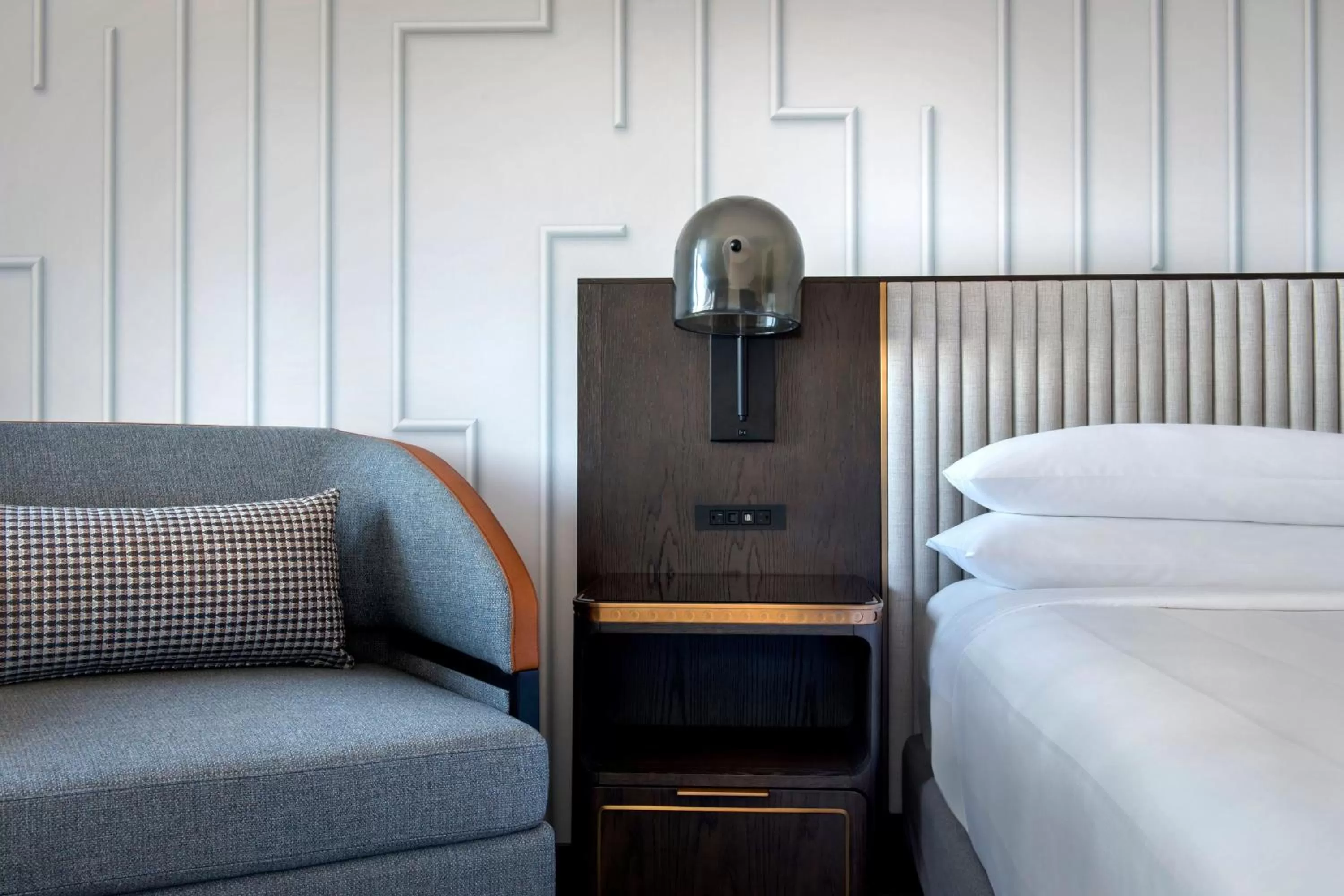 Photo of the whole room, Bed in Boston Marriott Copley Place