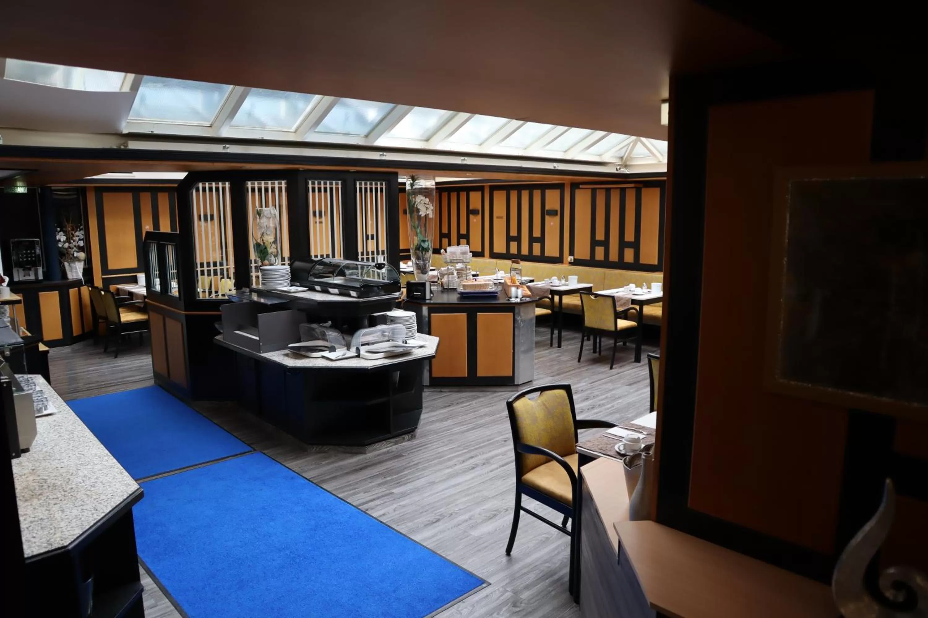 Breakfast in Avenue Hotel