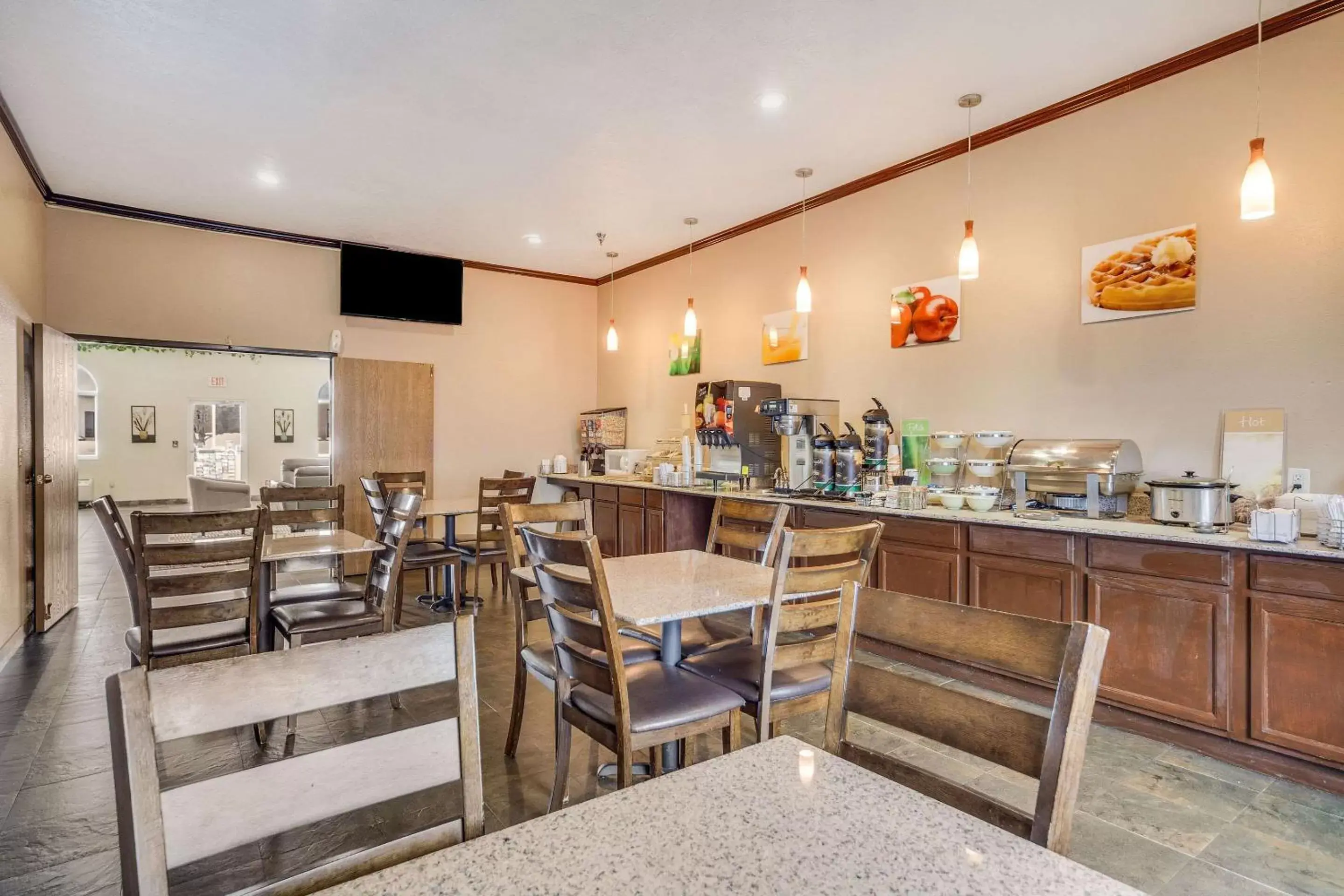 Breakfast, Restaurant/Places to Eat in Quality Inn Hastings
