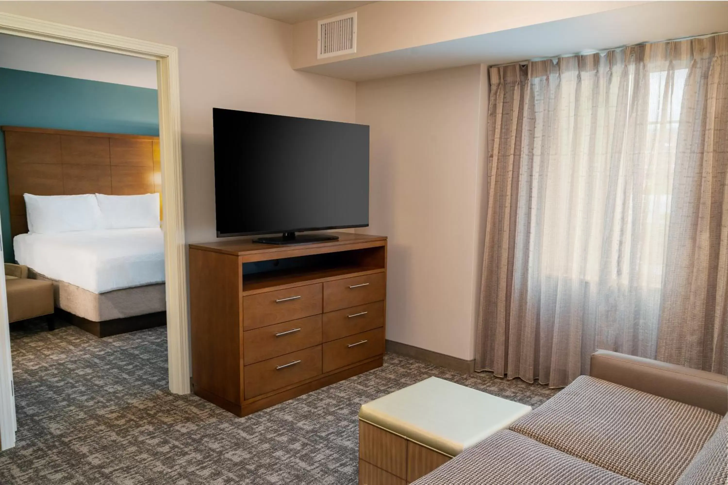 Photo of the whole room, TV/Entertainment Center in Staybridge Suites - Nashville - Franklin, an IHG Hotel