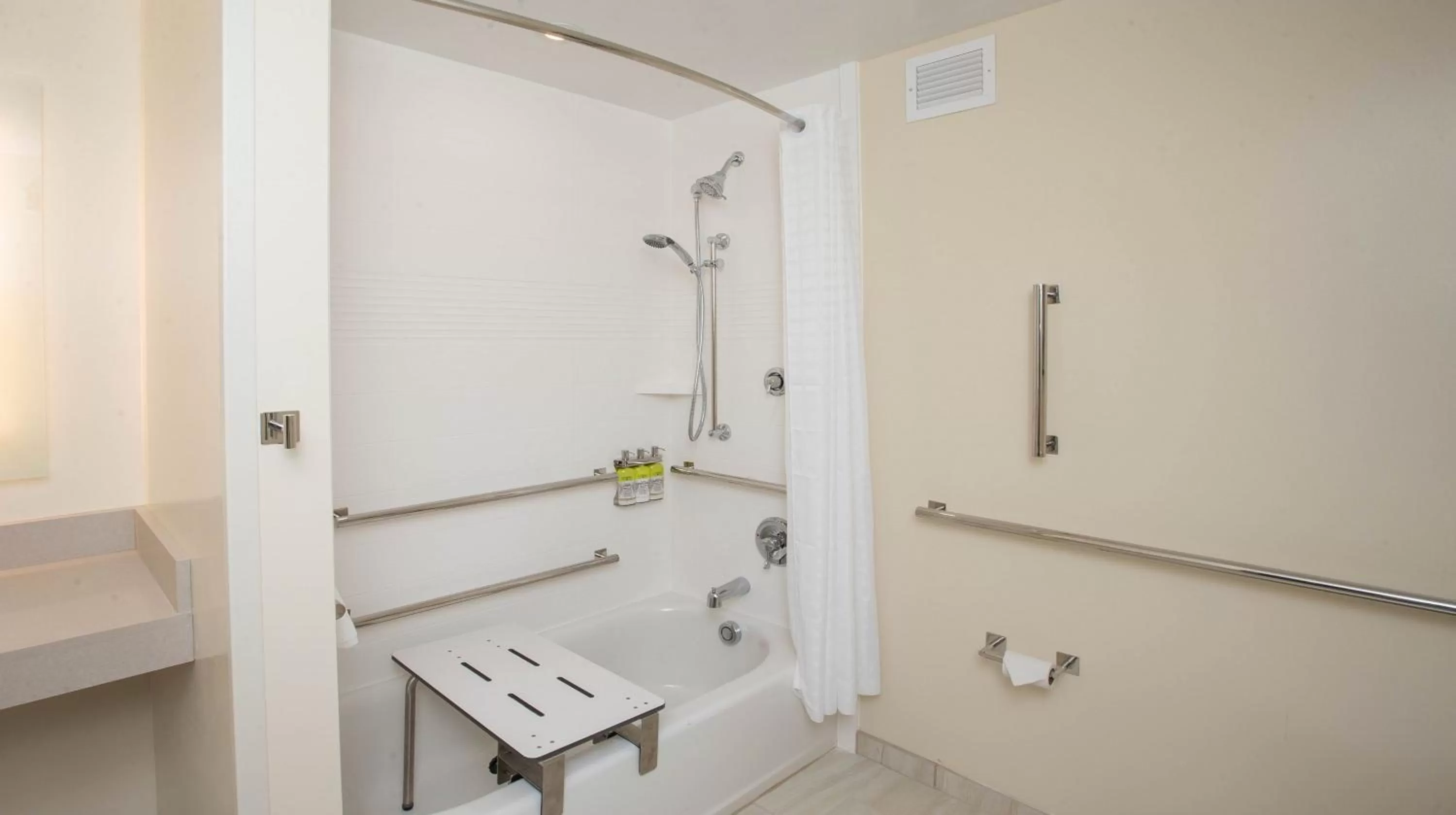 Bathroom in Candlewood Suites - Cleveland South - Independence by IHG