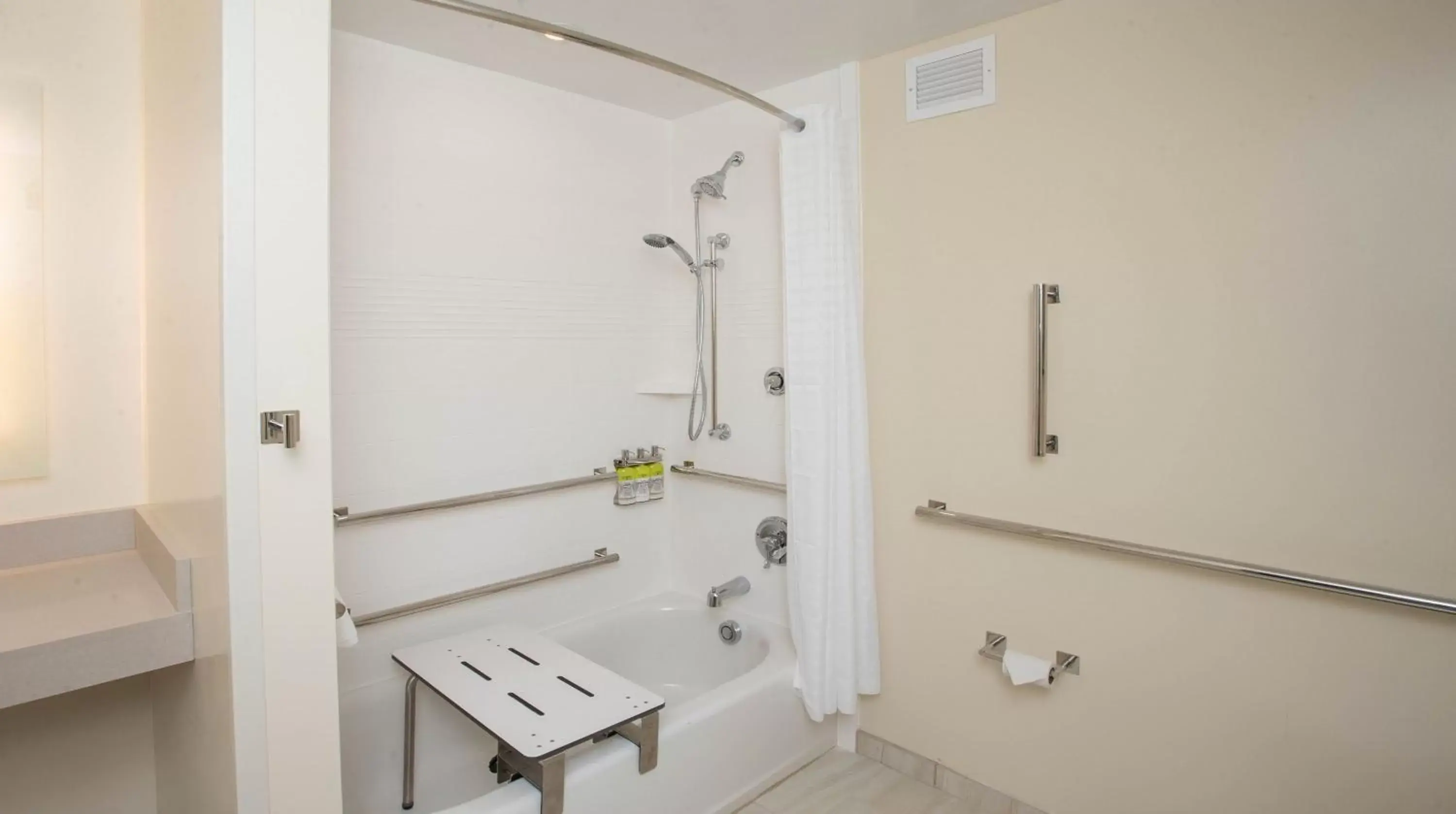 Bathroom in Candlewood Suites - Cleveland South - Independence, an IHG Hotel