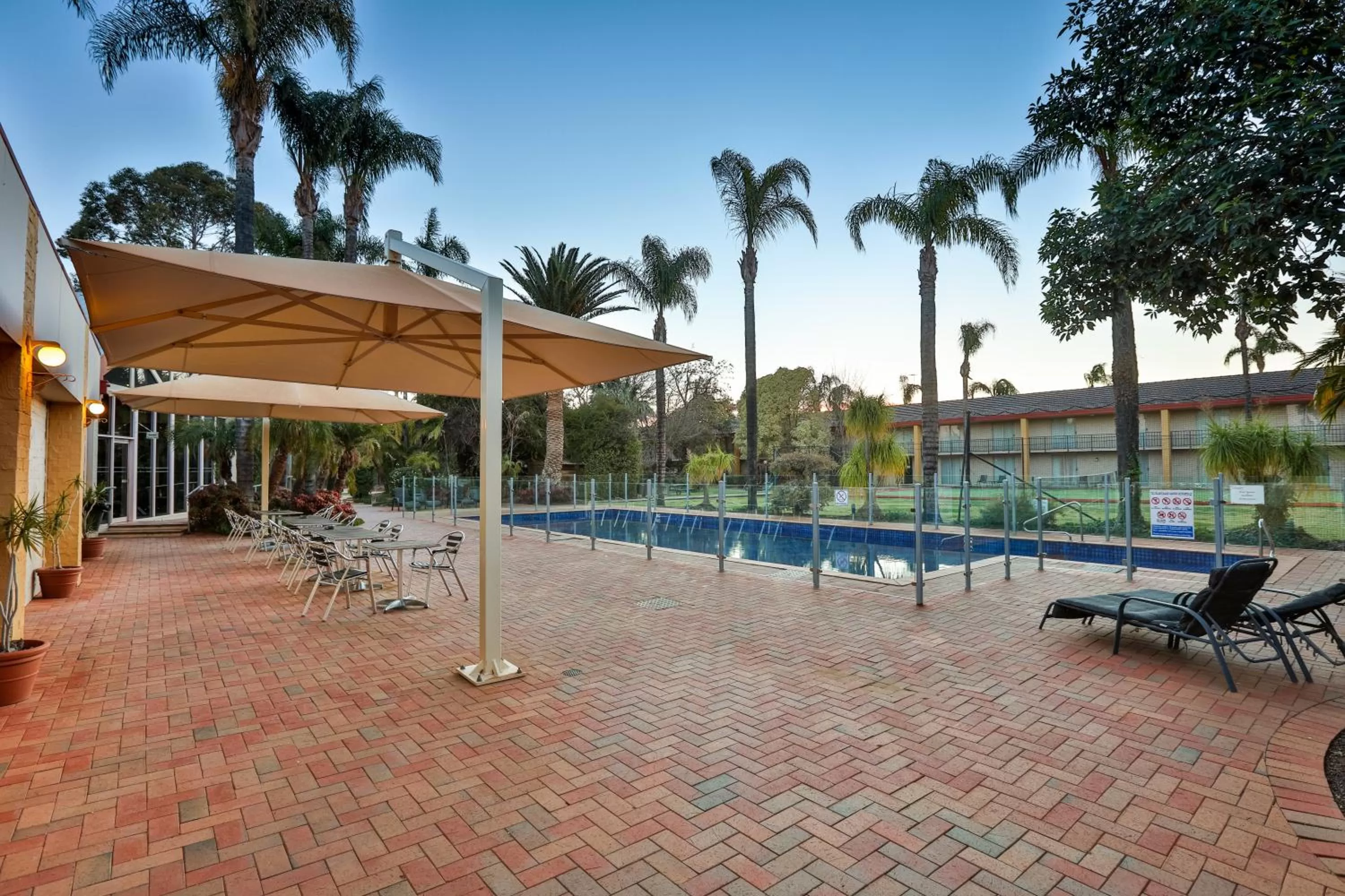 Pool view in Mildura Inlander Resort