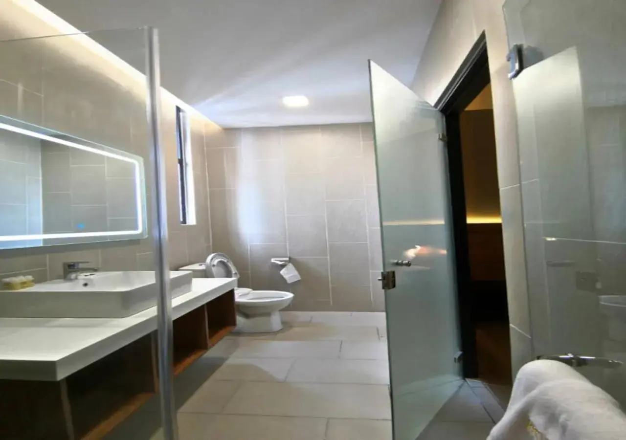 Bathroom in Roxy Hotel Padungan