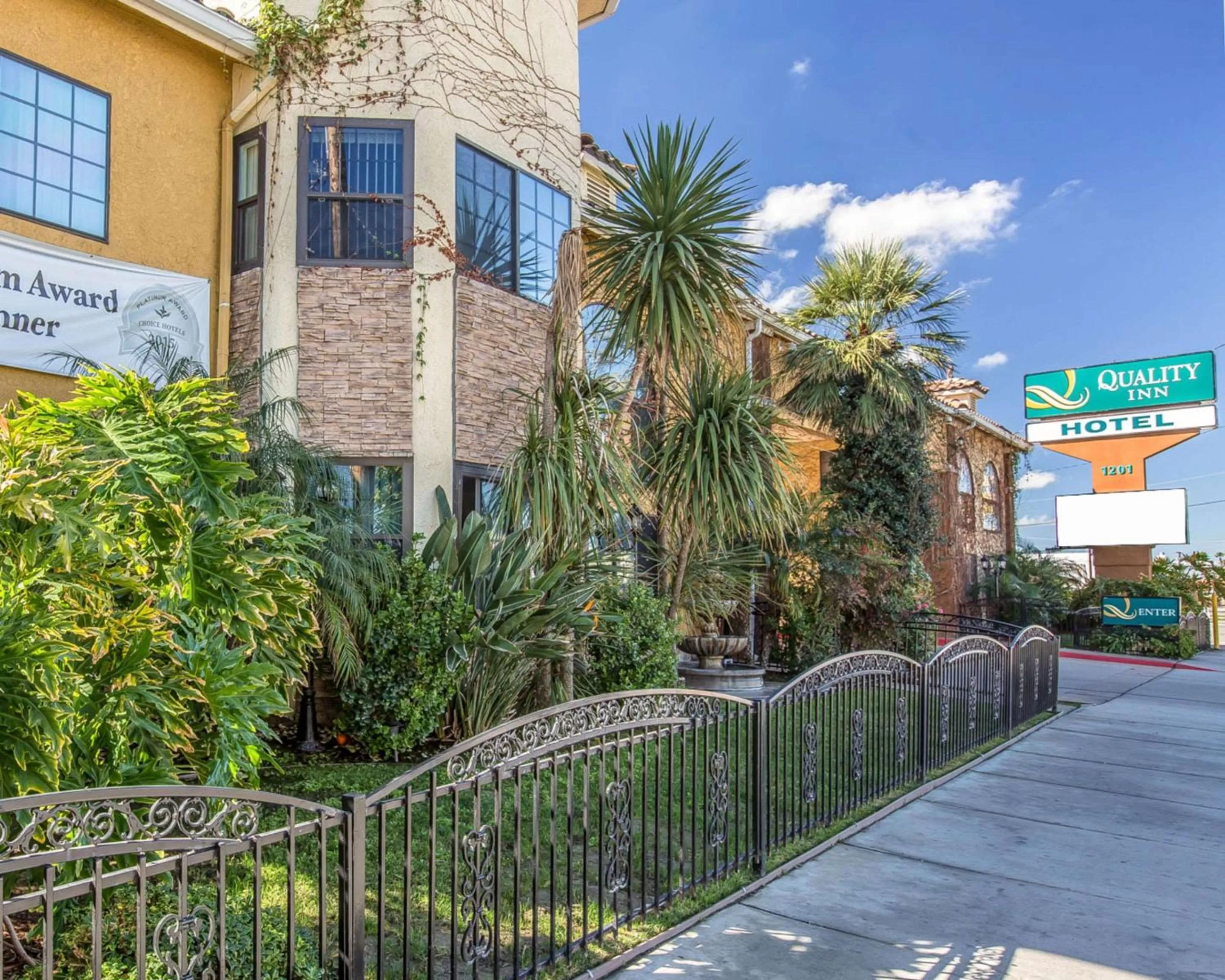 Property building in Quality Inn Hemet - San Jacinto