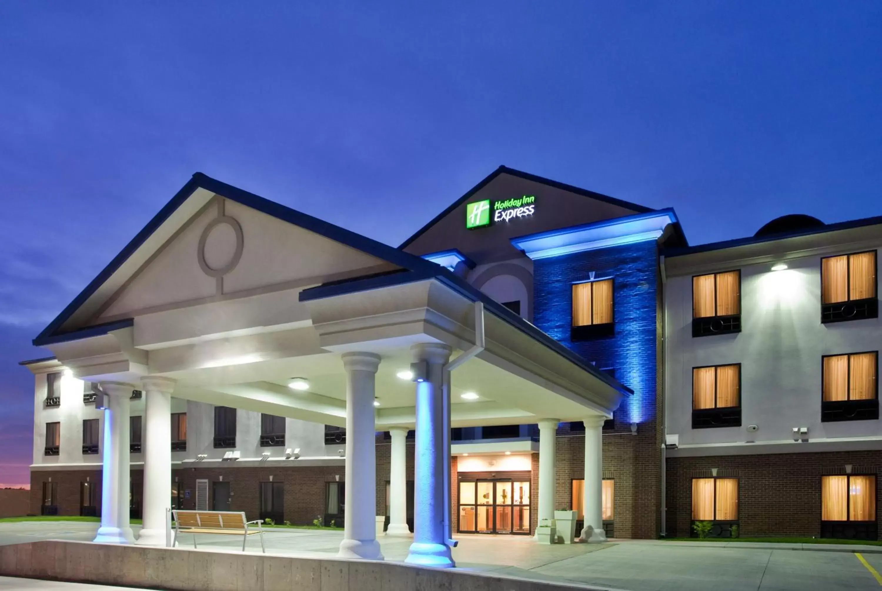 Property Building in Holiday Inn Express Hotel & Suites McPherson, an IHG Hotel