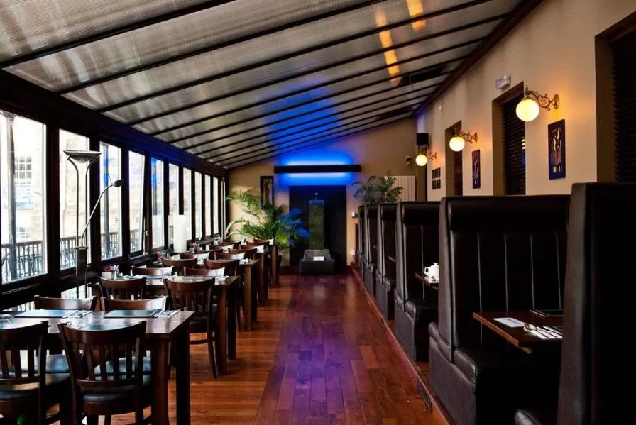 Restaurant/places to eat in The City Hotel