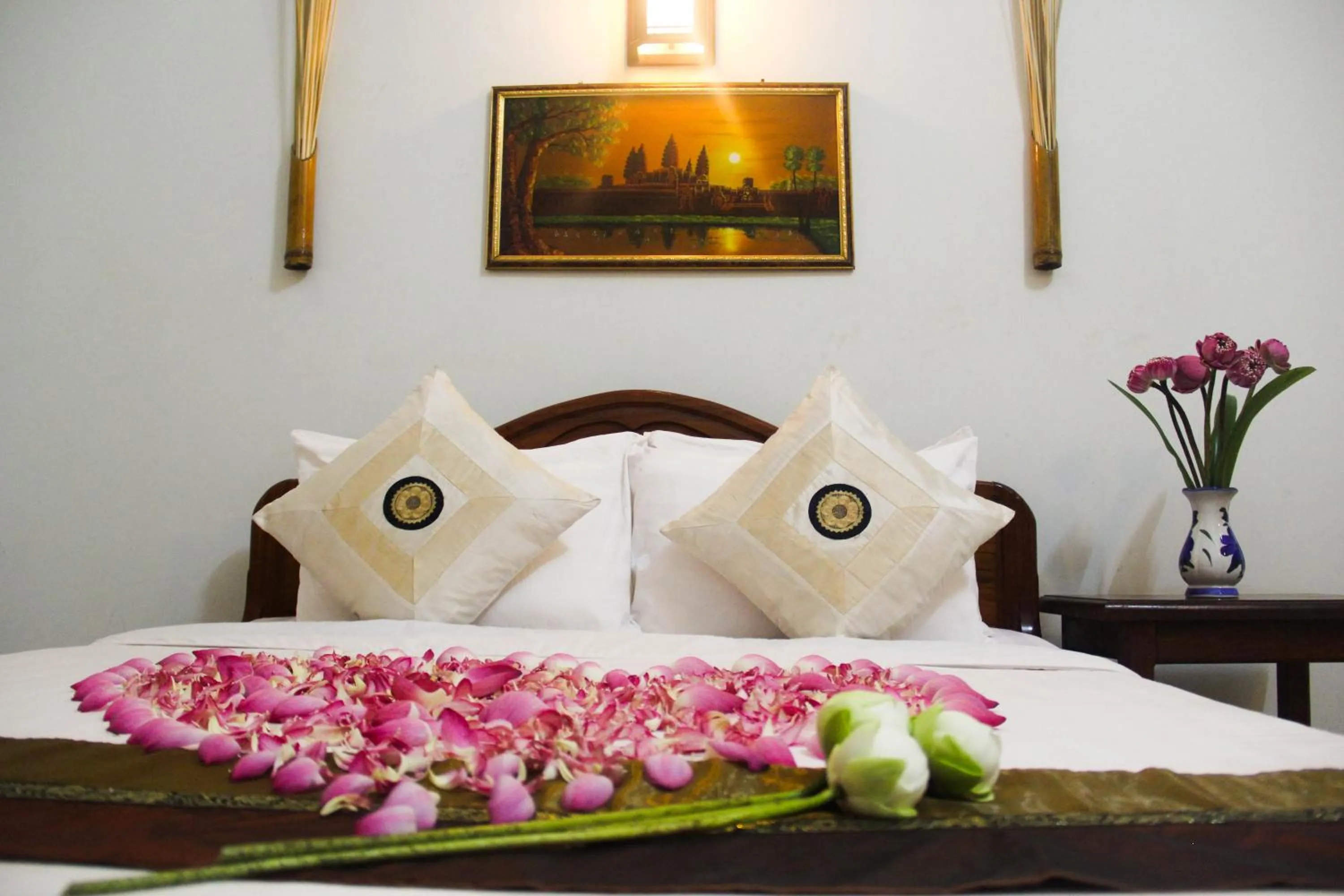 Bedroom, Bed in Tropical Breeze