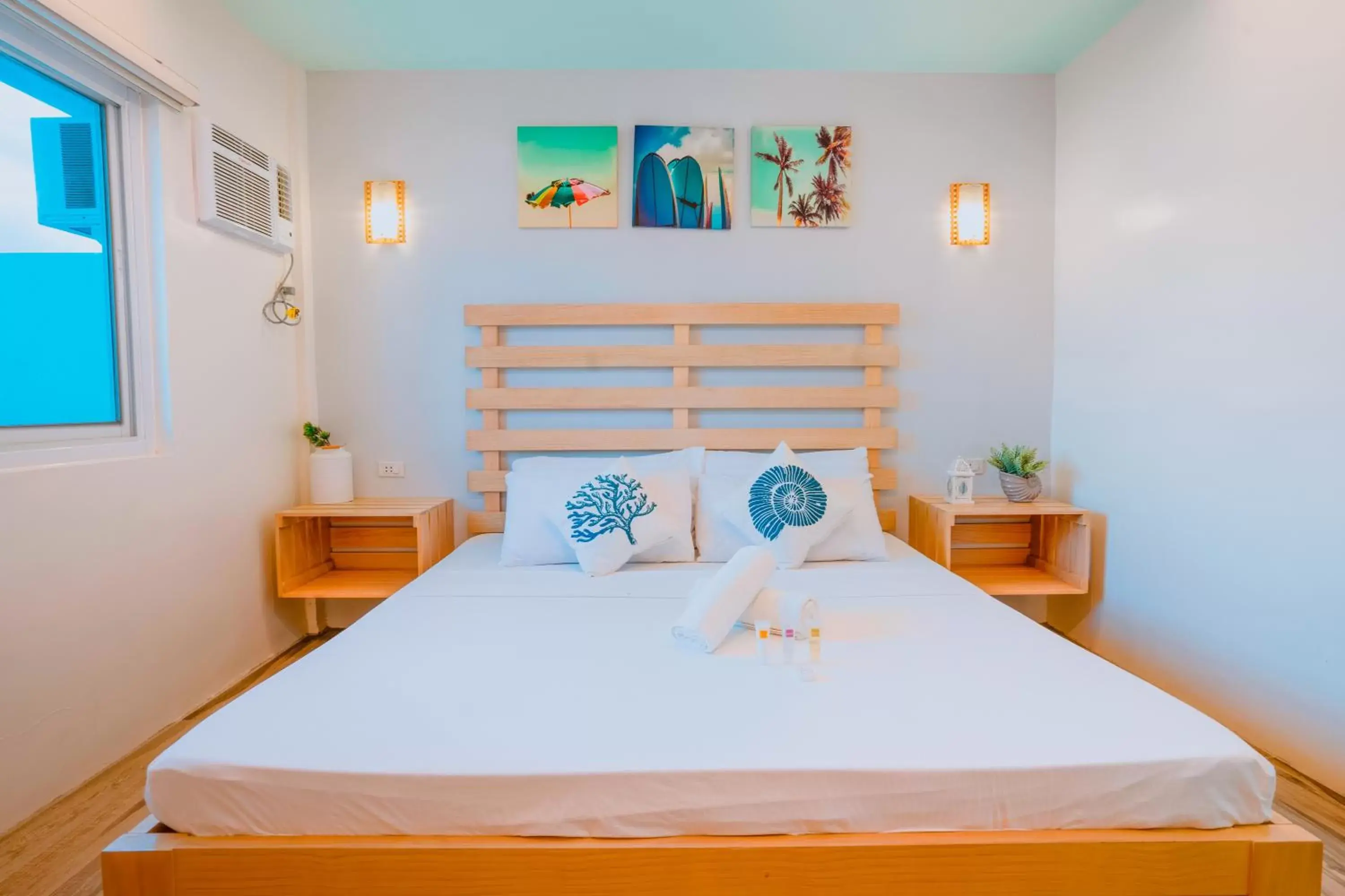 Bed in Coron Underwater Garden Resort