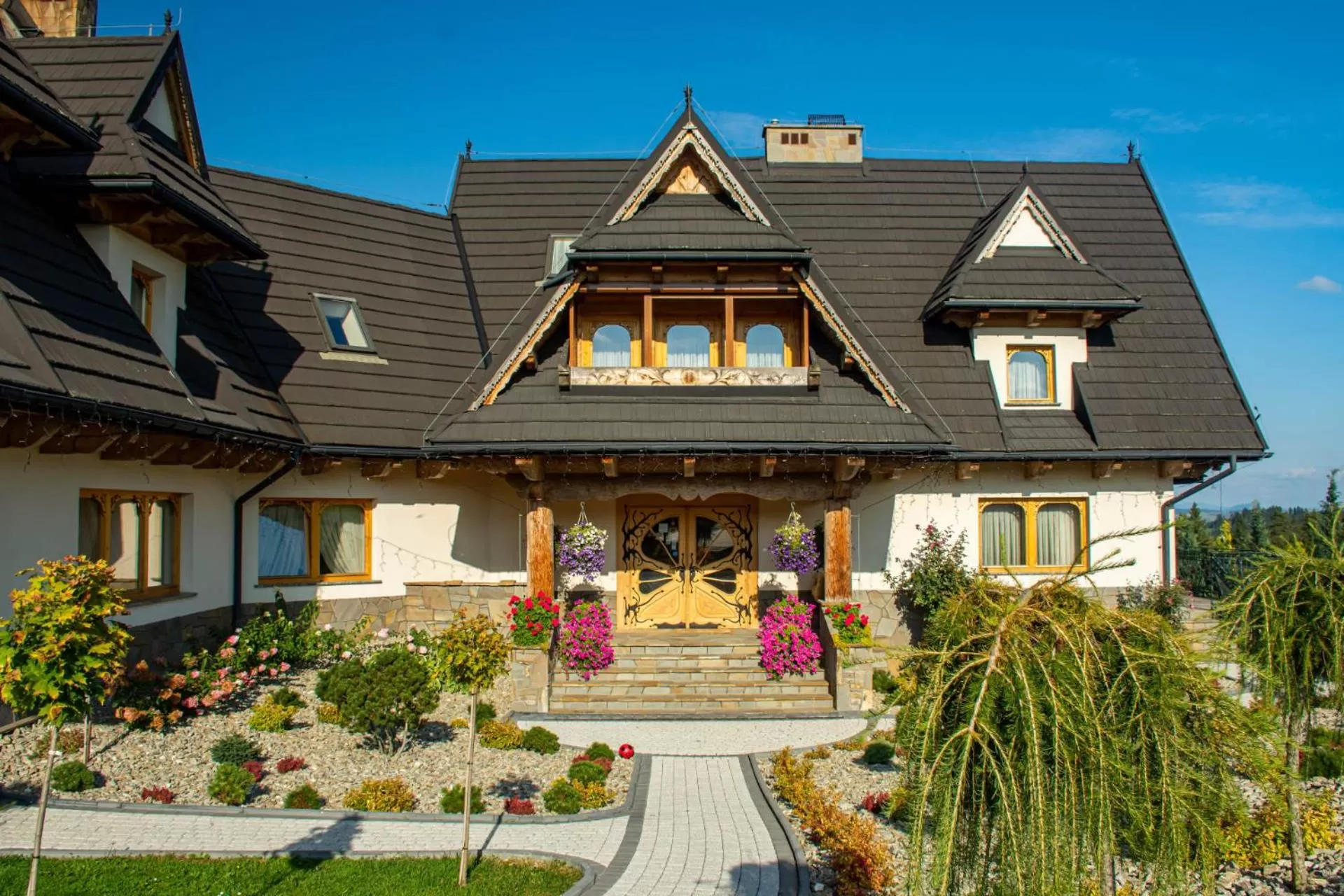 Property building in Podhalanski Dworek z Jacuzzi