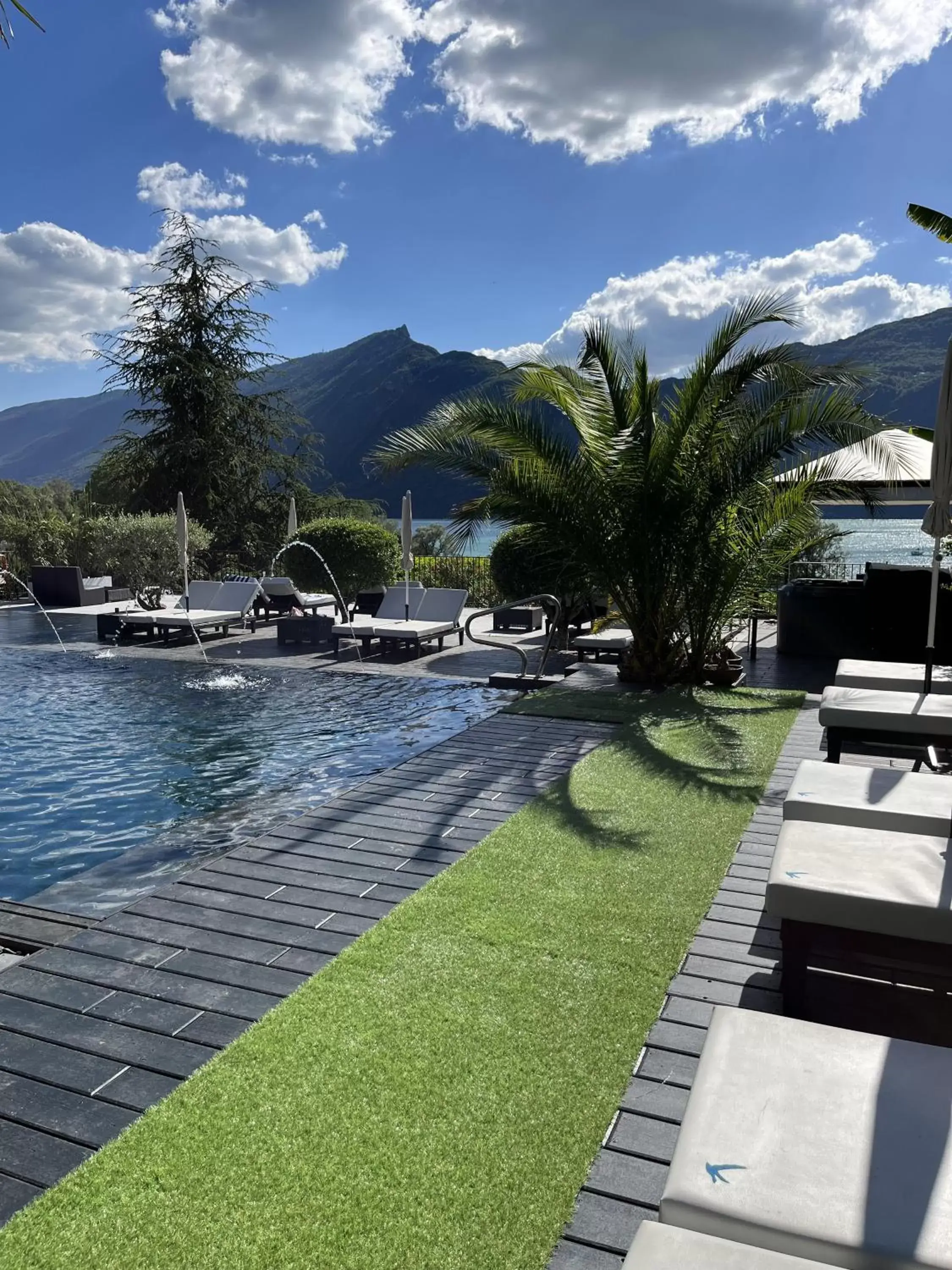 Pool view, Swimming Pool in Les Suites du Lac
