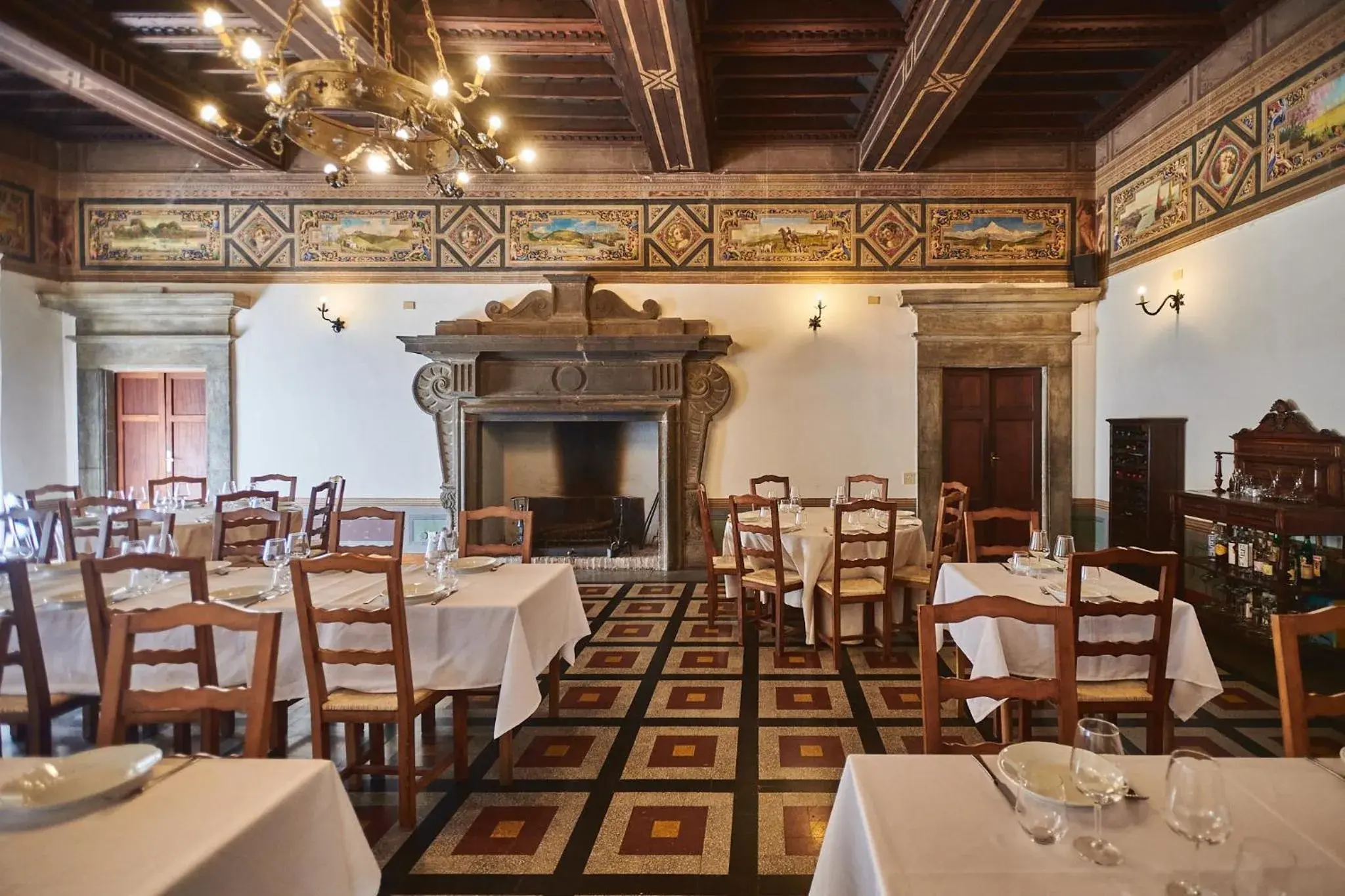 Restaurant/Places to Eat in Hotel Villa Ciconia