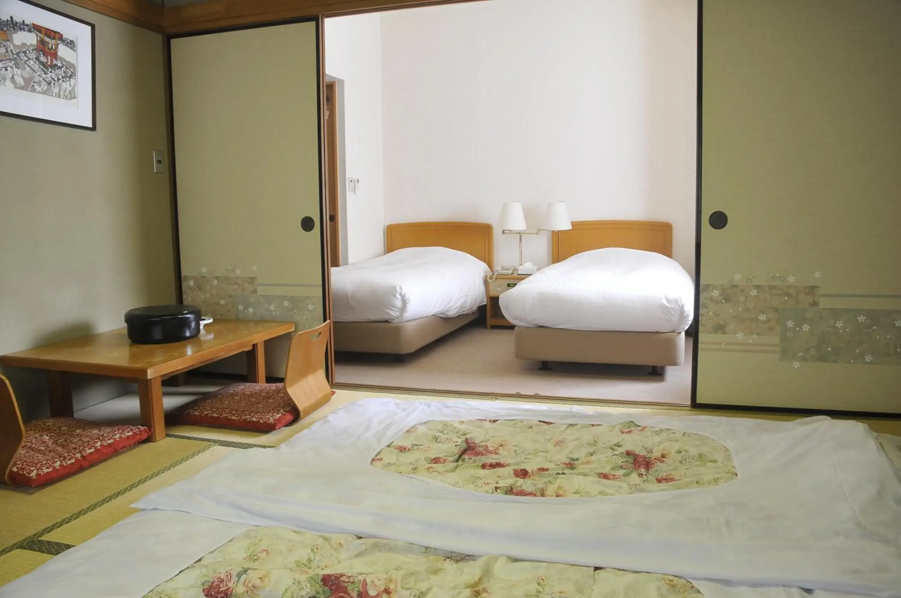 Photo of the whole room, Bed in Hotel Terrace Yokohama