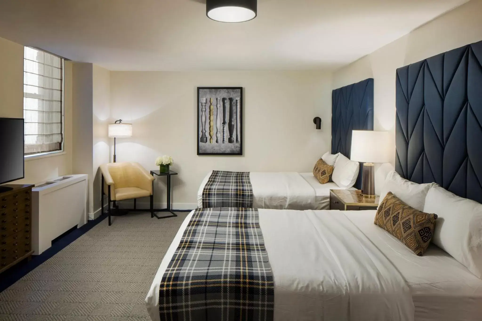 Photo of the whole room, Bed in Hotel Indigo Boston Garden, an IHG Hotel