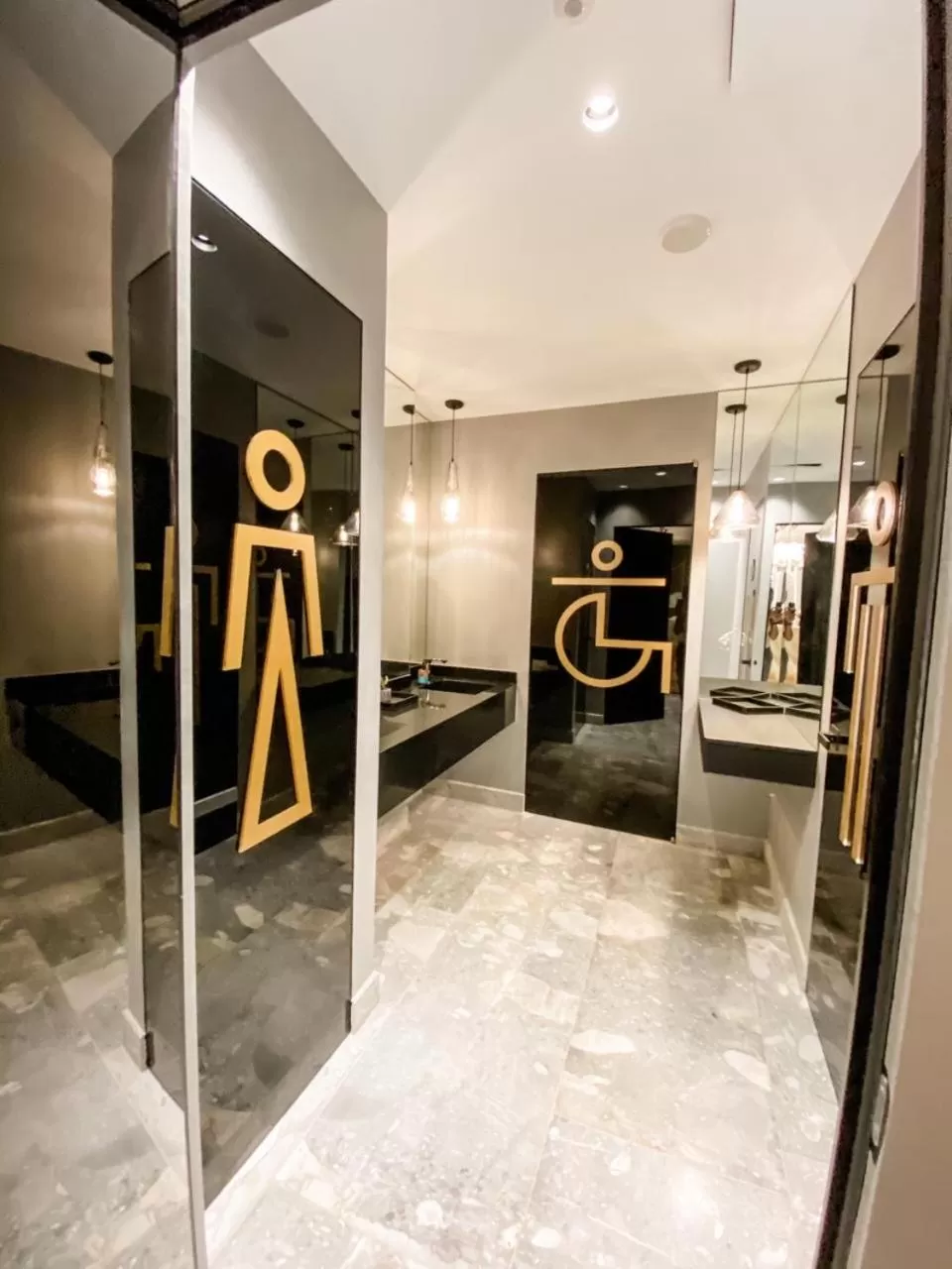 Public Bath in Royalty Hotel Athens