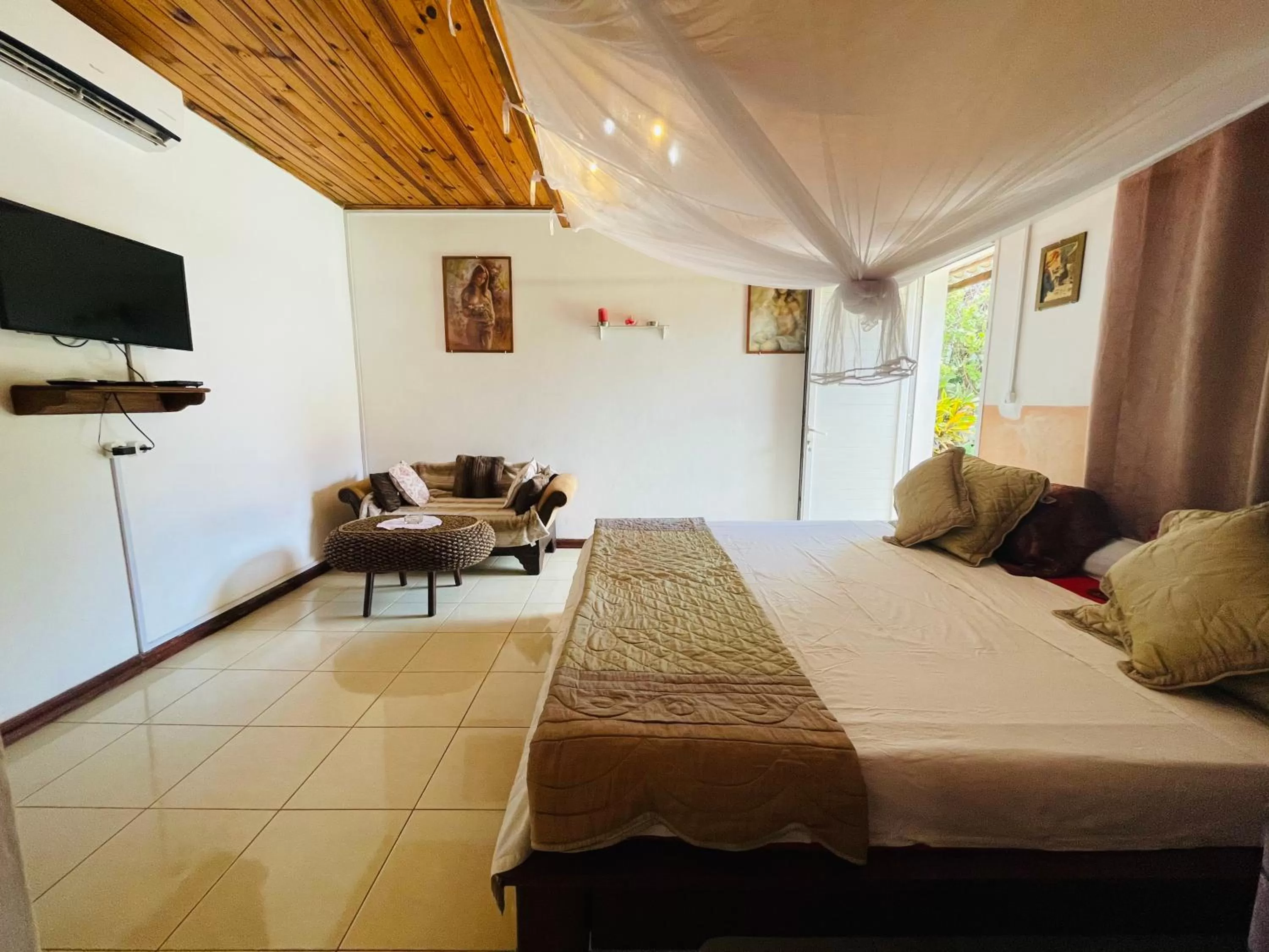 Bedroom in Régina Lodge Diégo Suarez Madagascar