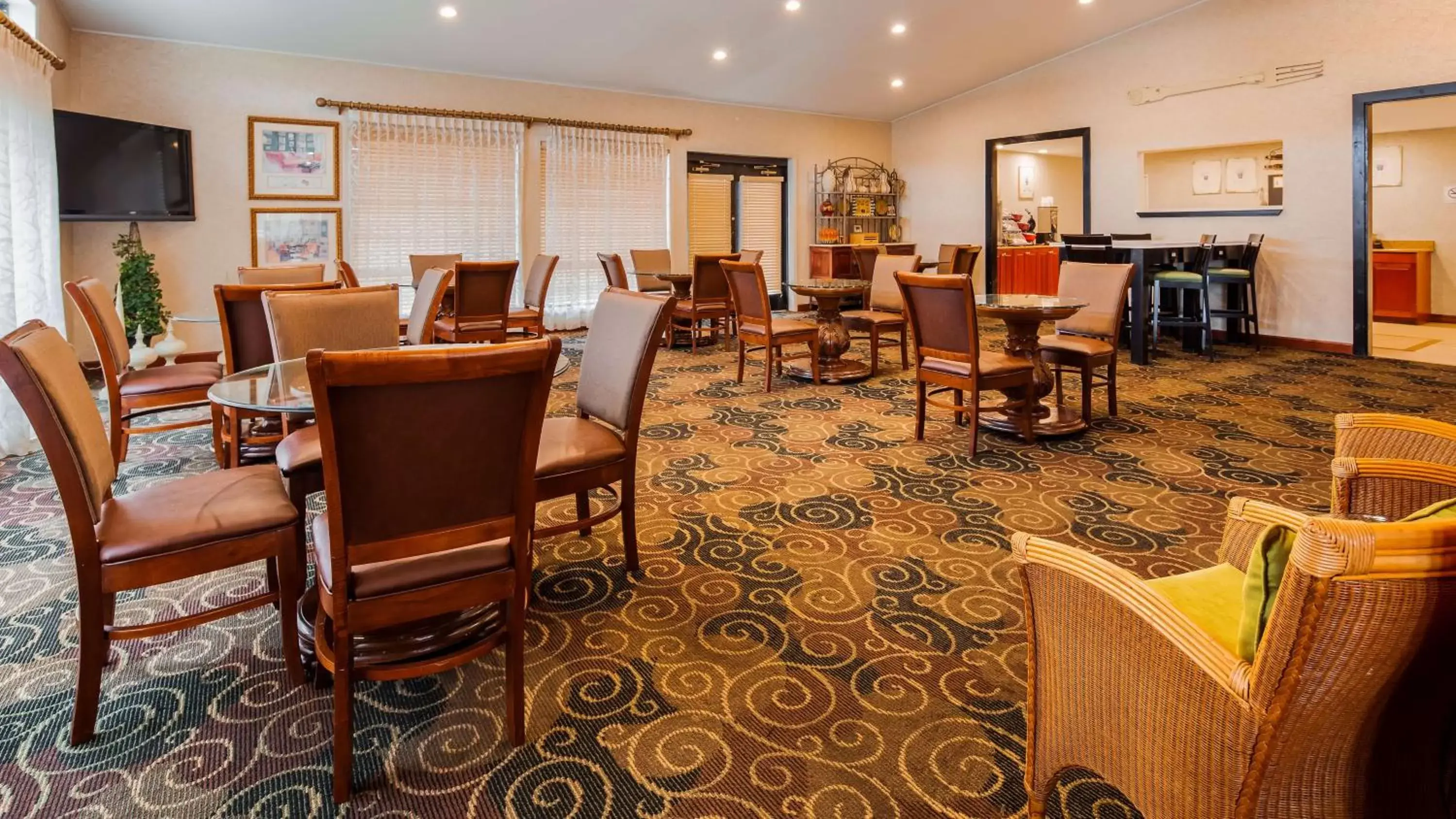 Restaurant/Places to Eat in Best Western Plus Bessemer