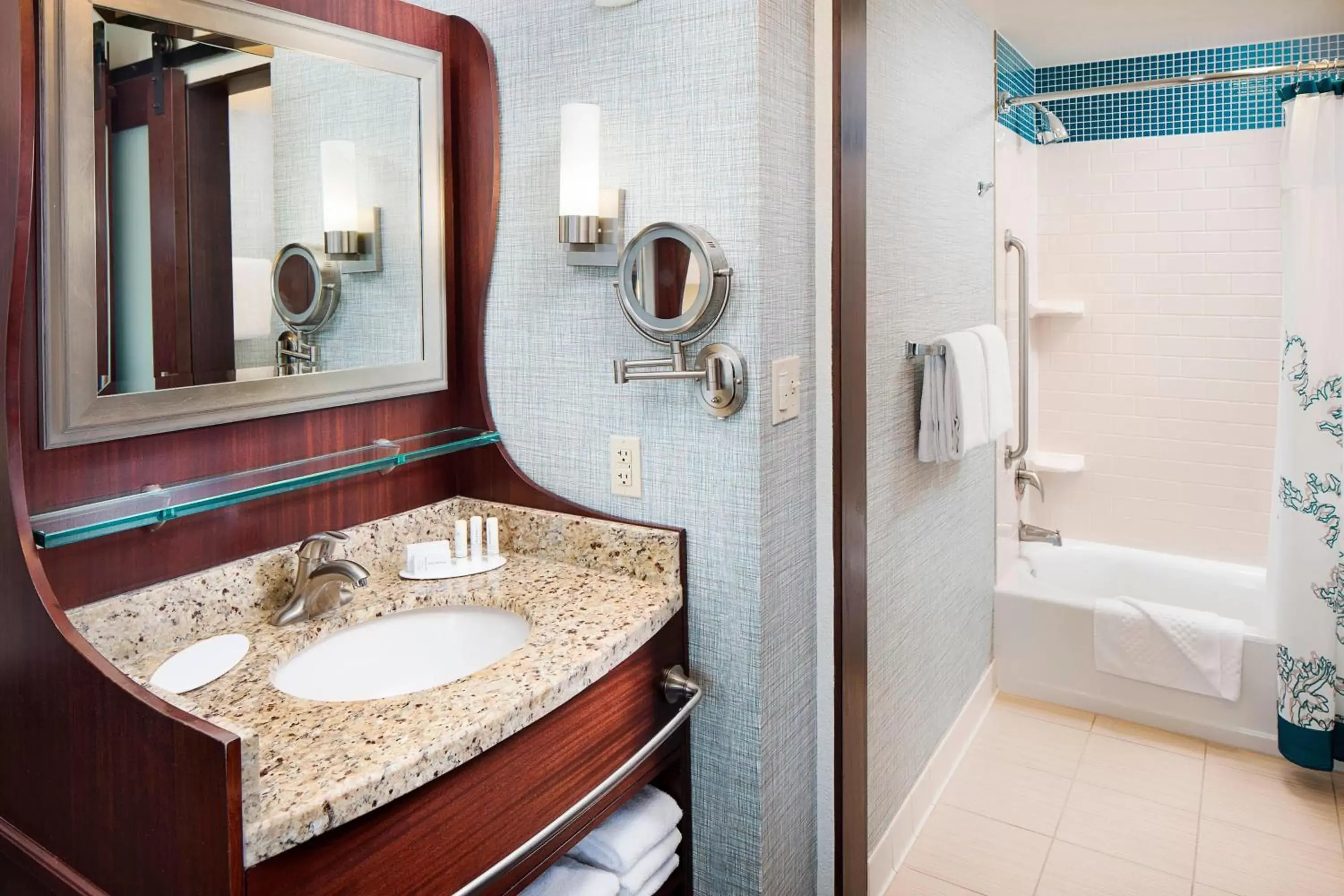 Bathroom in Residence Inn by Marriott San Diego Downtown/Gaslamp Quarter