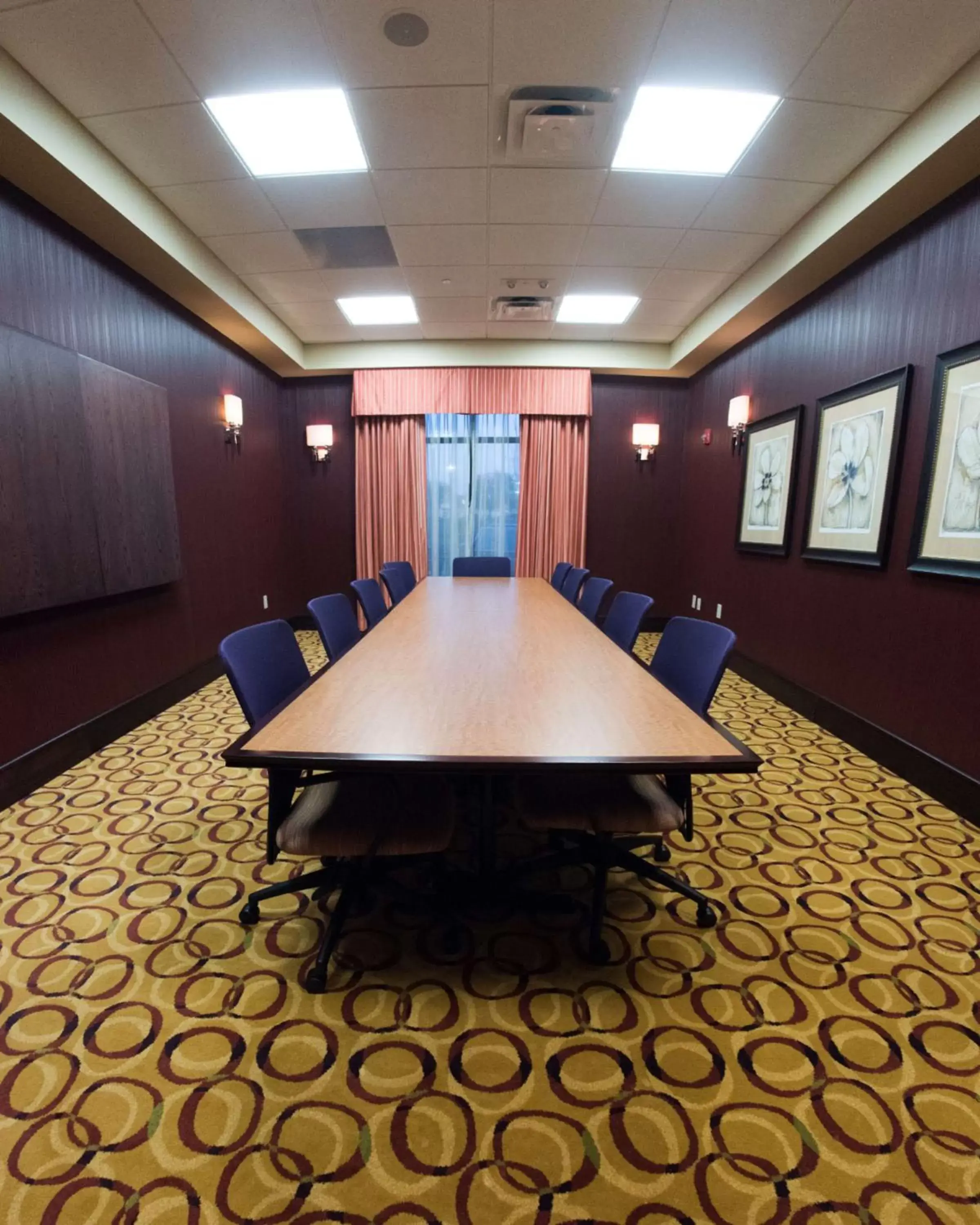 Meeting/conference room in Hampton Inn and Suites Woodstock, Virginia