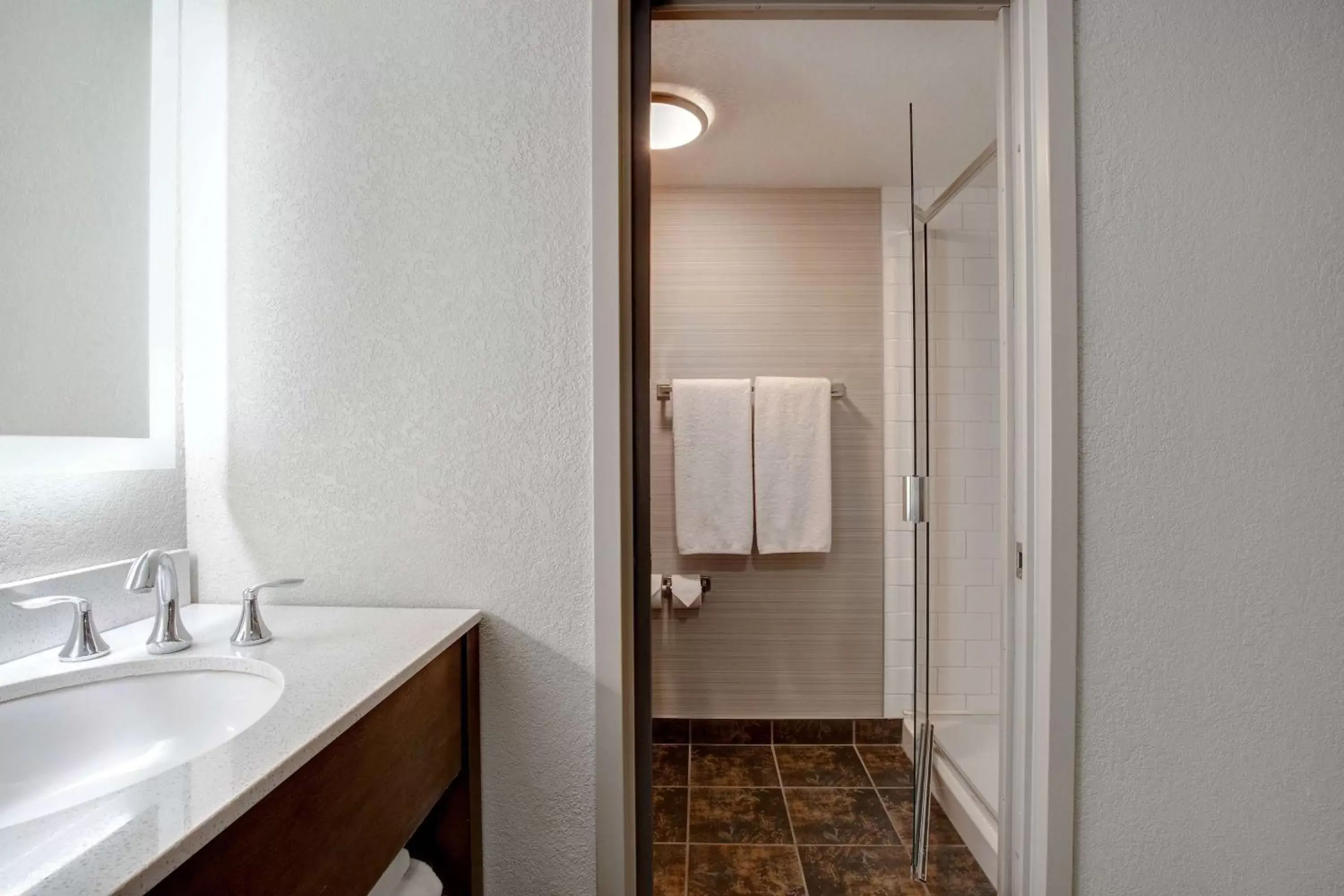 TV and multimedia, Bathroom in Days Inn & Suites by Wyndham Yorkton