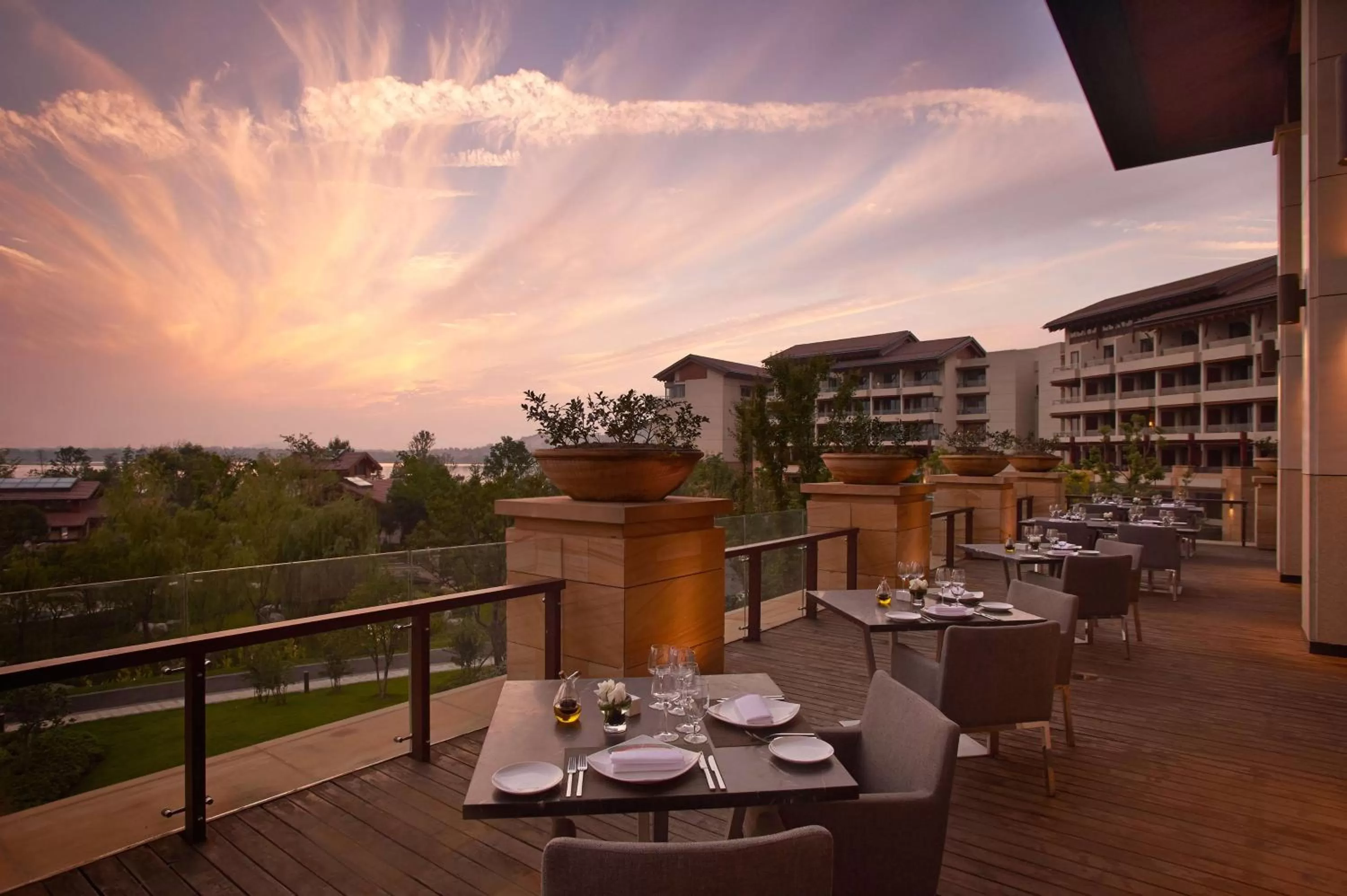 Restaurant/places to eat in Hilton Wuhan Optics Valley