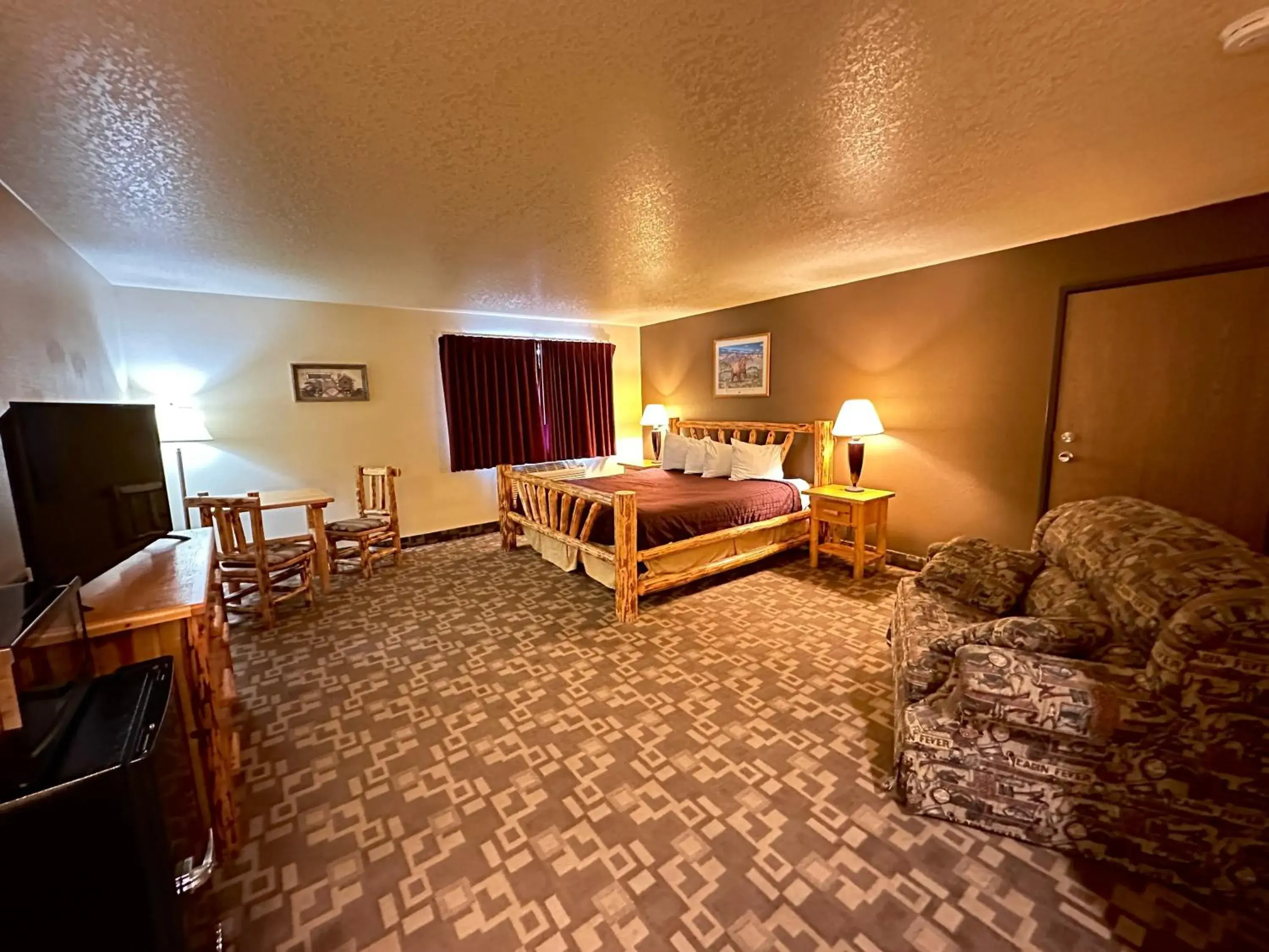 Bedroom in FairBridge Inn, Suites & Conference Center – Missoula