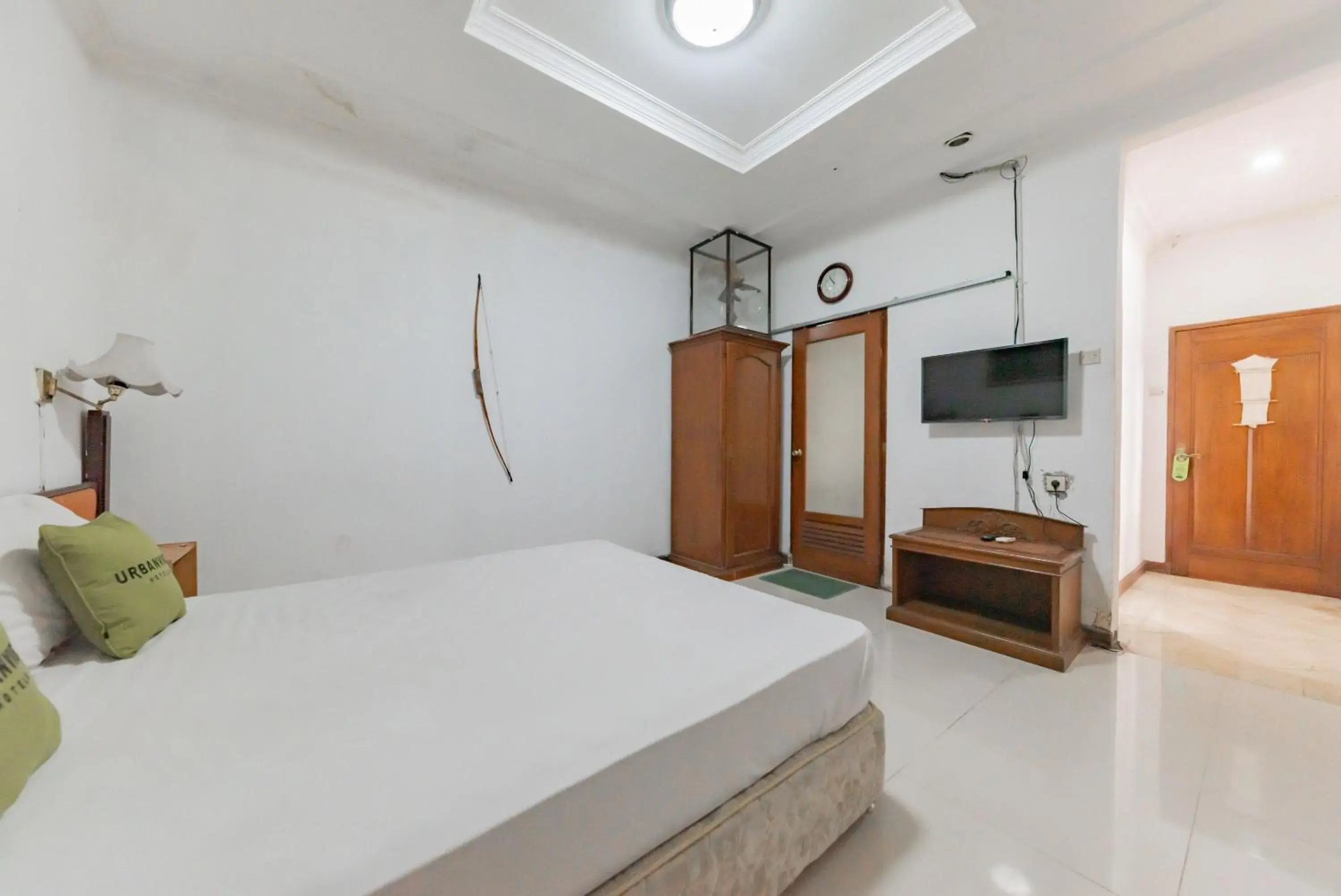 Bedroom, Bed in Urbanview De Ethnic Hotel Bandung