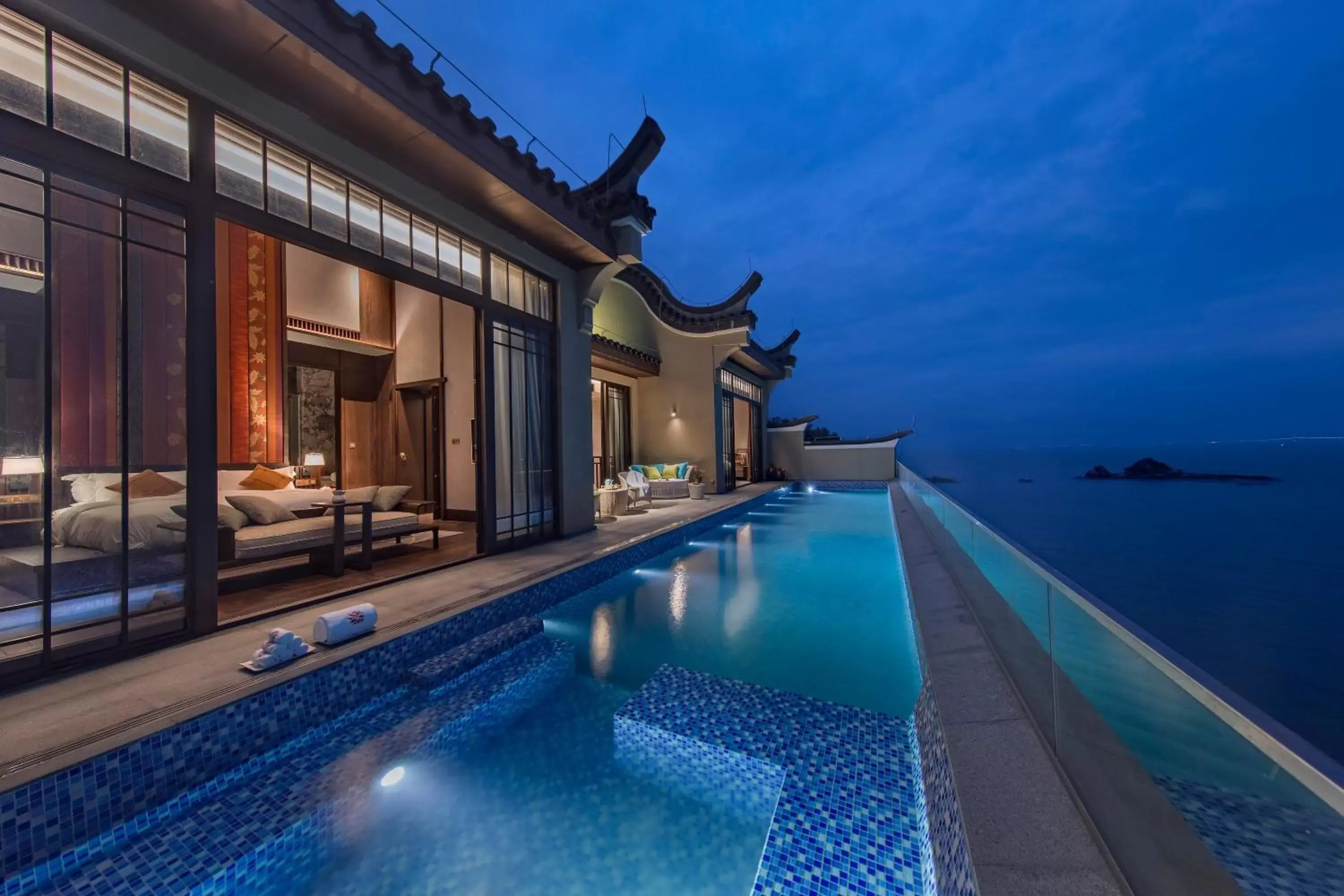 Pool view in Angsana Zhuhai Phoenix Bay Pool view in Angsana Zhuhai Phoenix Bay