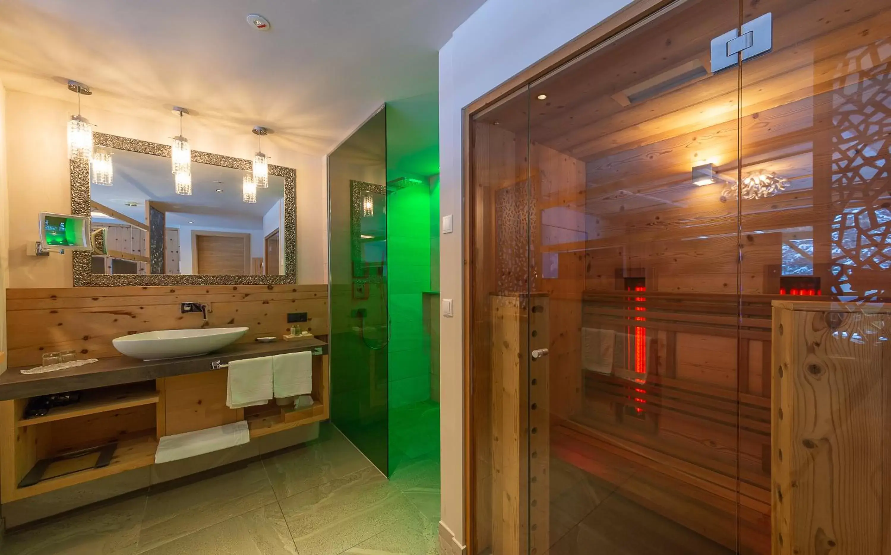 Sauna, Bathroom in Hotel Weiher Green Lake